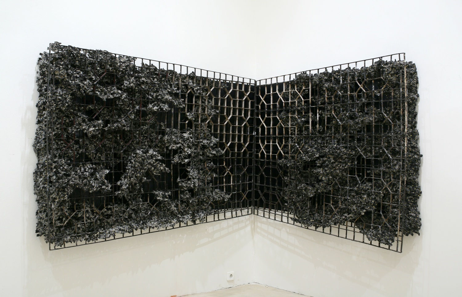 Sakshi Gupta, No Title (From The Series Lavish Absence, 2011 Metal scrap, paint, 412 x 152 x 25 cm