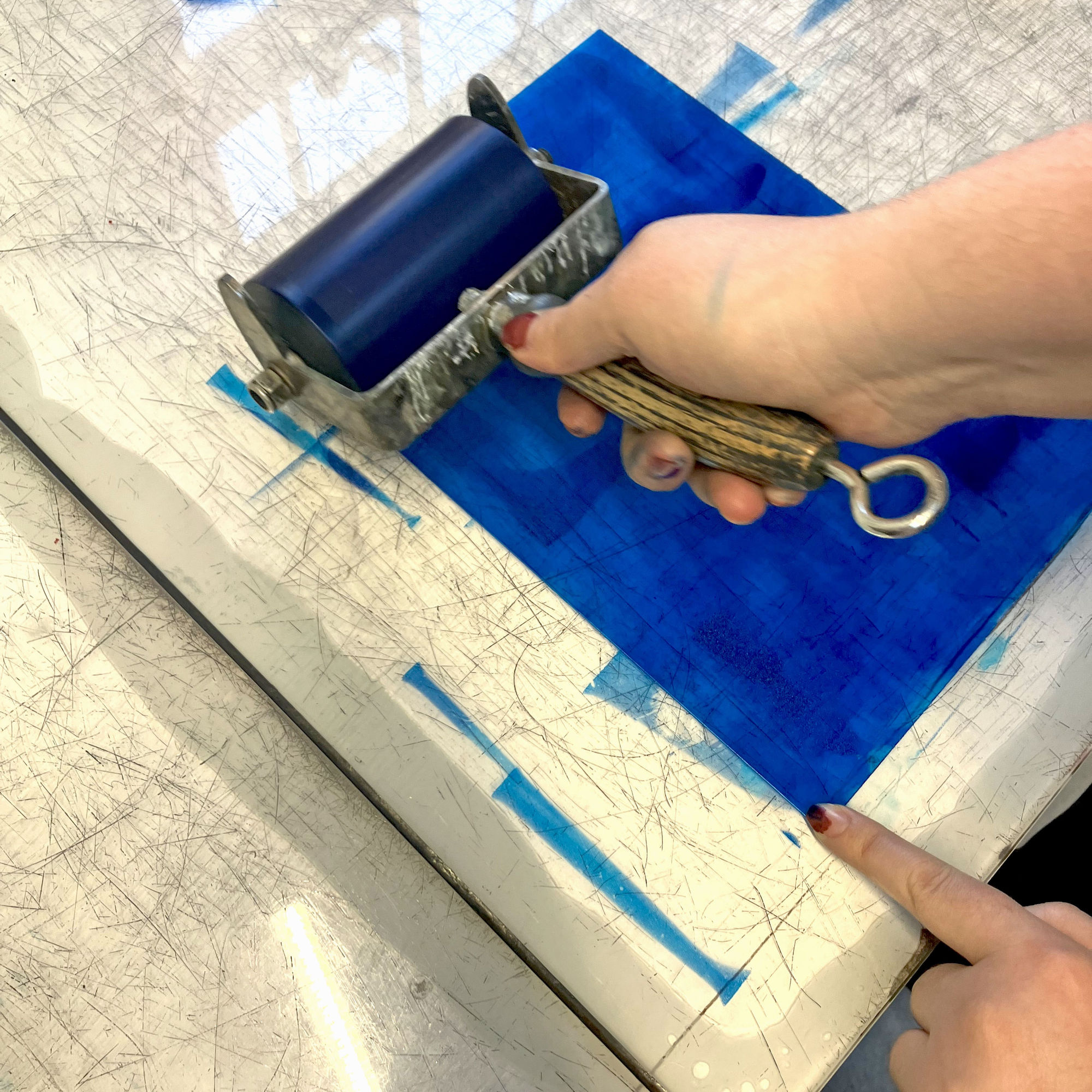 TASTER WORKSHOPS These short workshops are perfect for exploring a specific technique and seeing how the print studio works. A lot of the preparation is done for you to streamline the process and ensure you get a finished print at the end of the day.