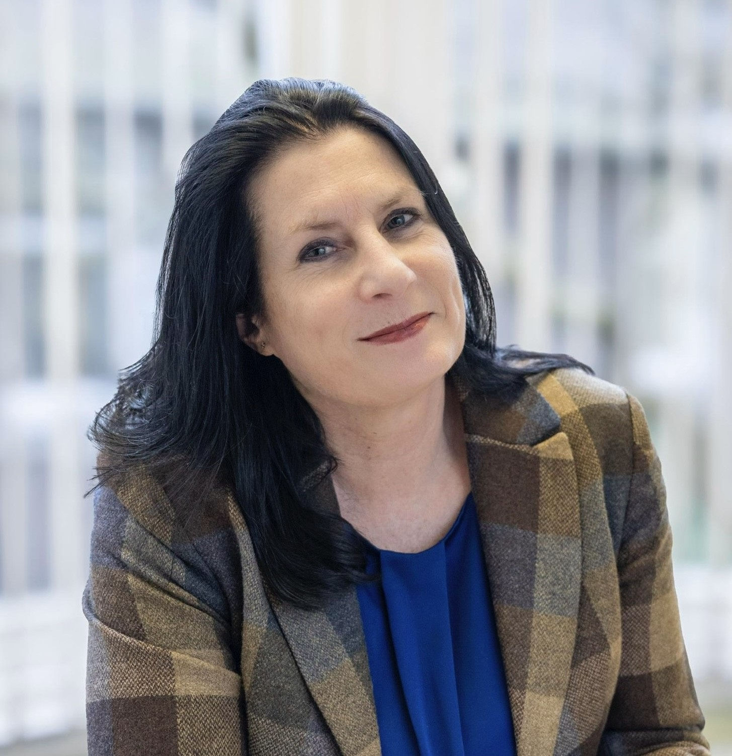 Joanne Hannah (Chair) Joanne Hannah is an experienced non-executive and executive director and senior advisor with a career spanning heritage, hospitality, conservation and professional and higher education institutions across the UK, alongside senior leadership roles within the property and leisure sectors in Hong Kong. She is a Fellow of the Royal Society of Arts, Commerce and Manufactures and Fellow of the Chartered Management Institute and holds an MBA in International Business Management. Joanne joined the Edinburgh Printmakers Board as Chair in January 2026.