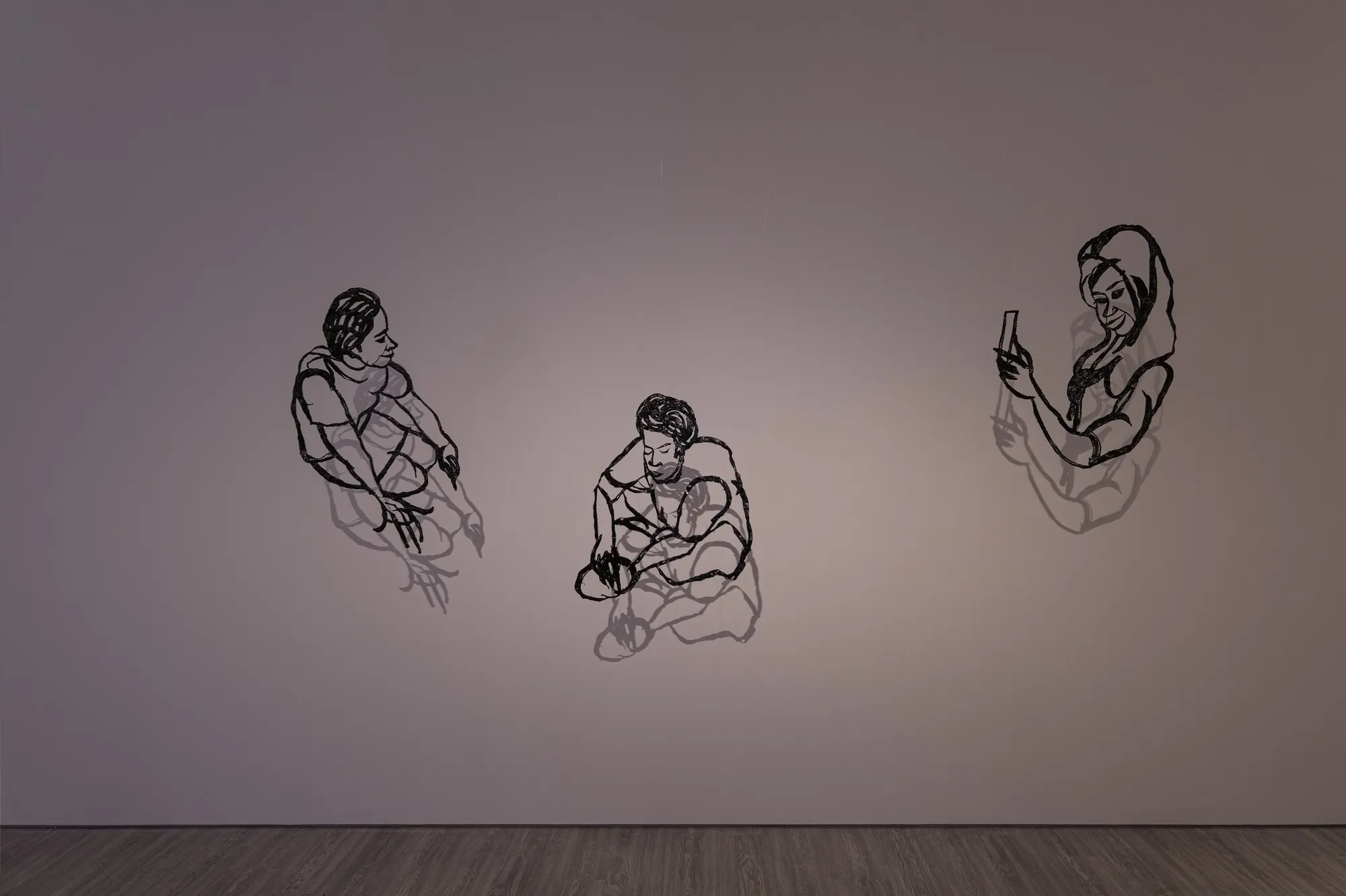 「⿊ · ⾦ · ⽩ 」羅懿君個展