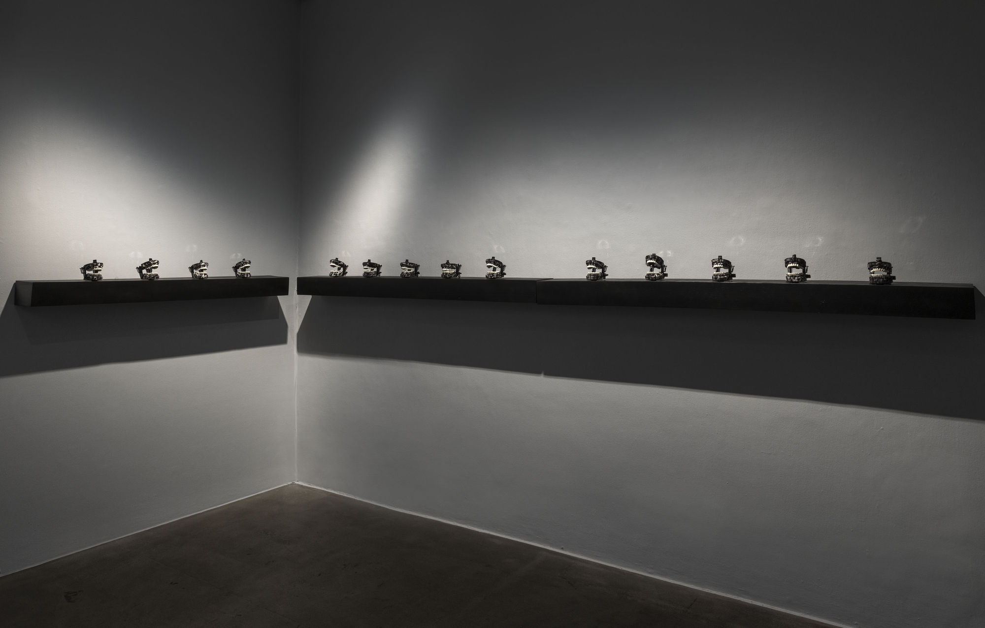 Anita Dube: तिमंजला घर Three Storey House