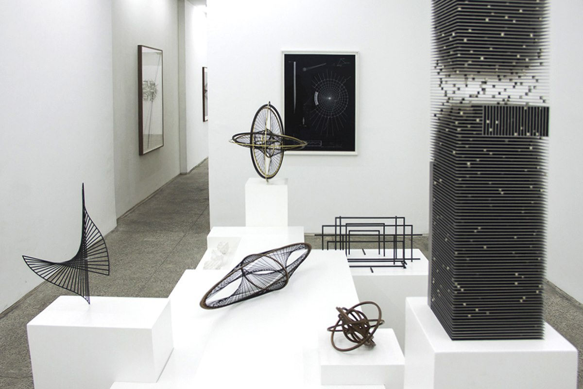 I SAW A BROKEN LABYRINTH