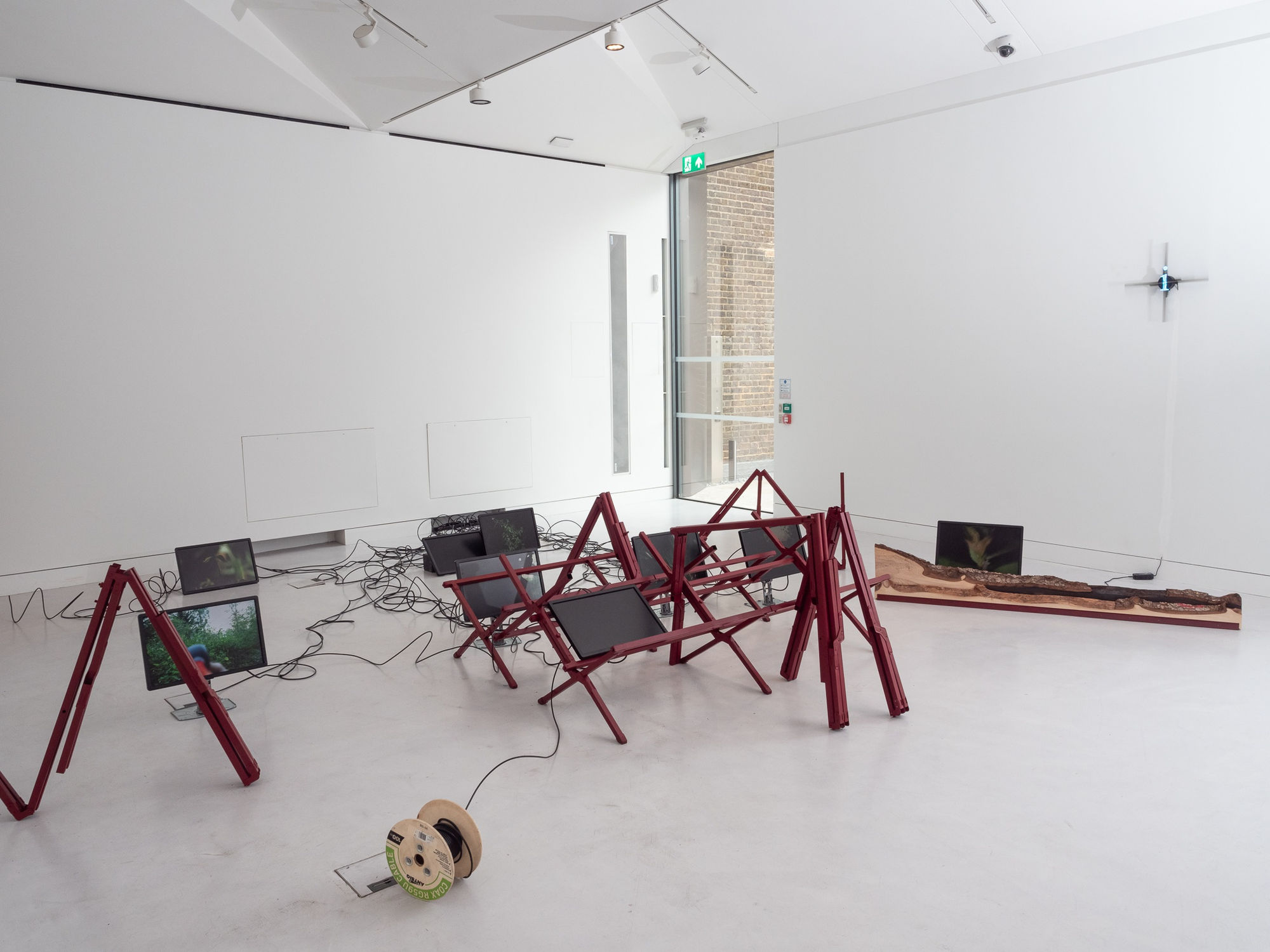 De(re)constructed Utopias