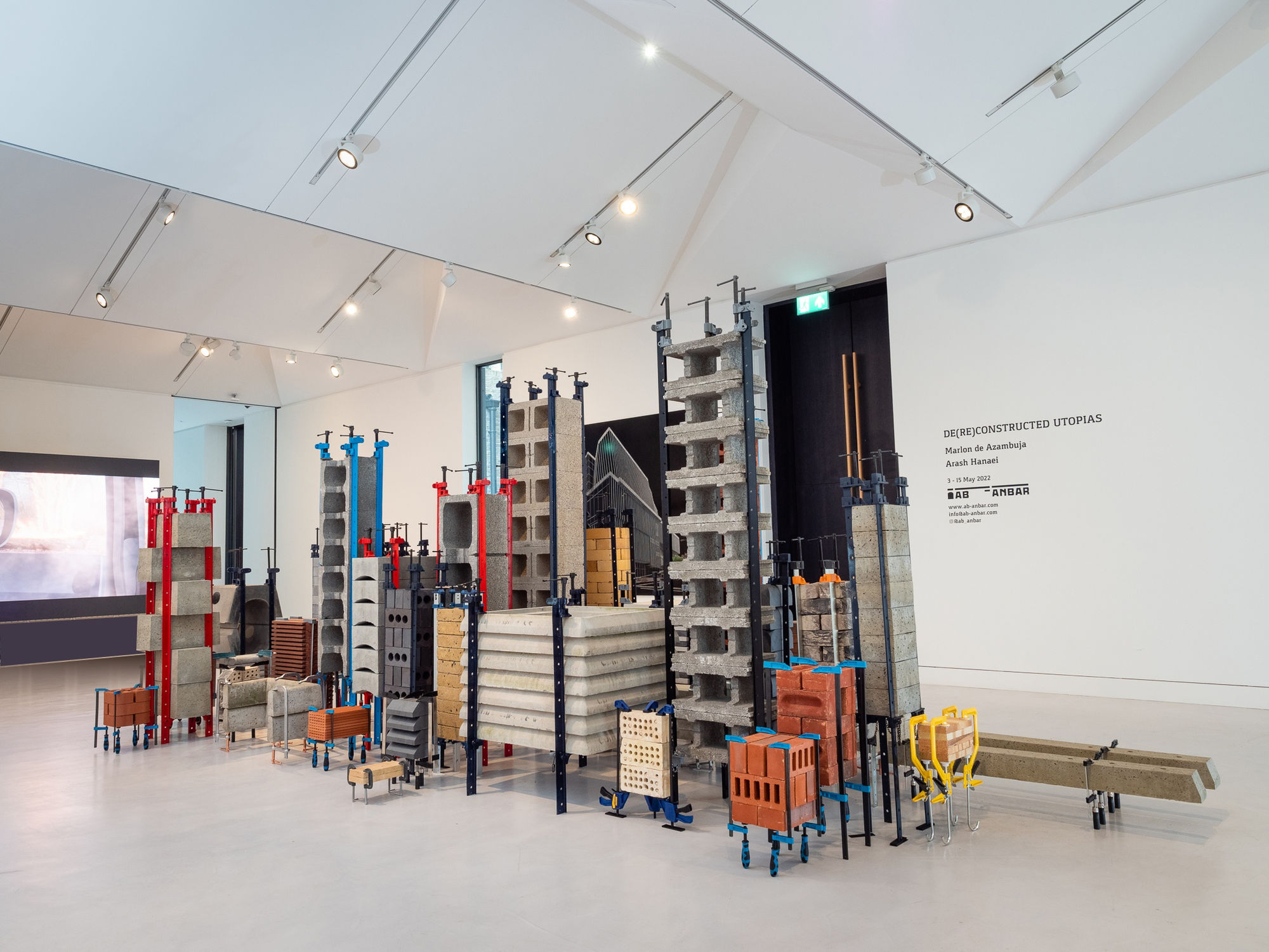 De(re)constructed Utopias