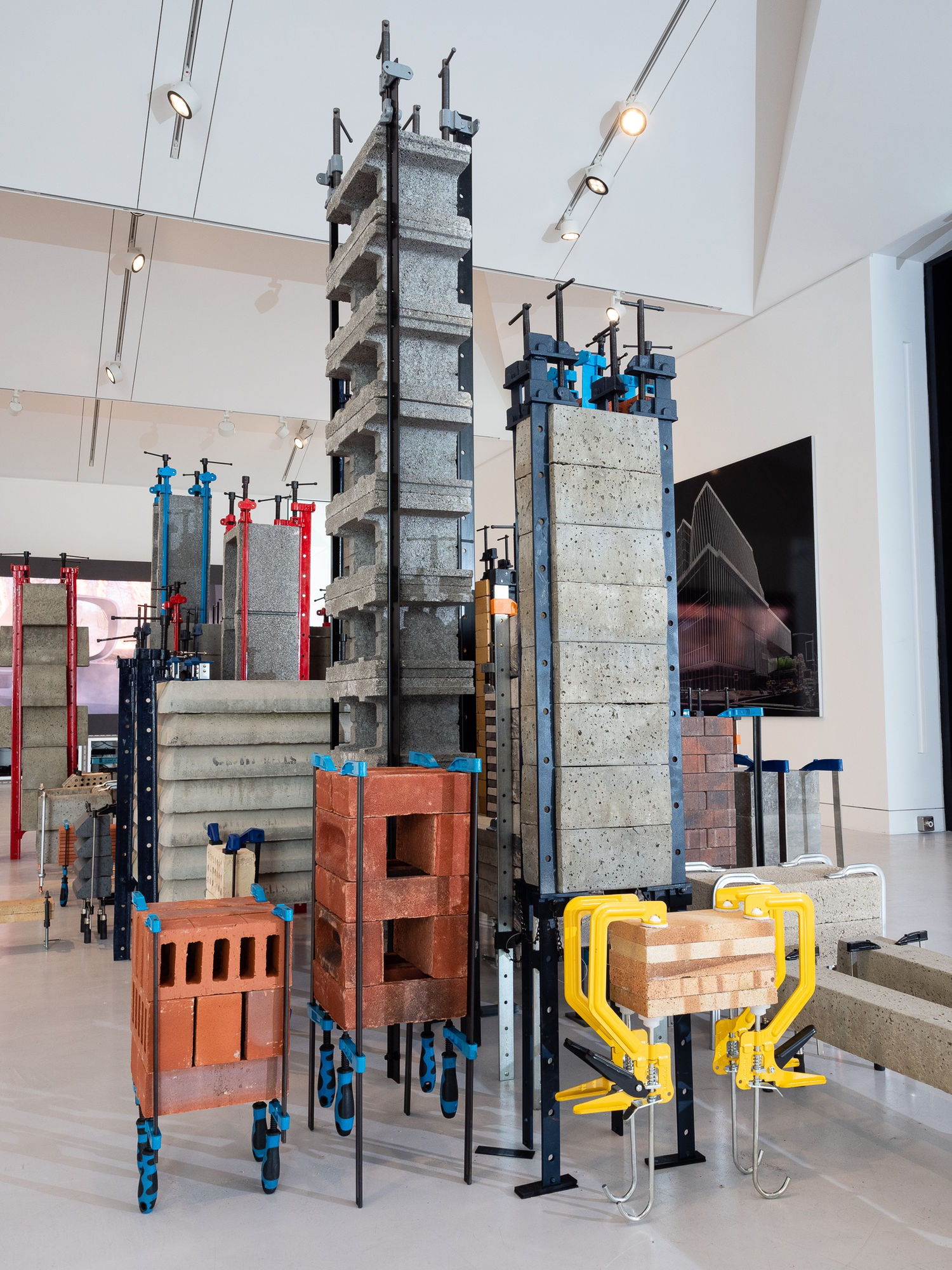 De(re)constructed Utopias