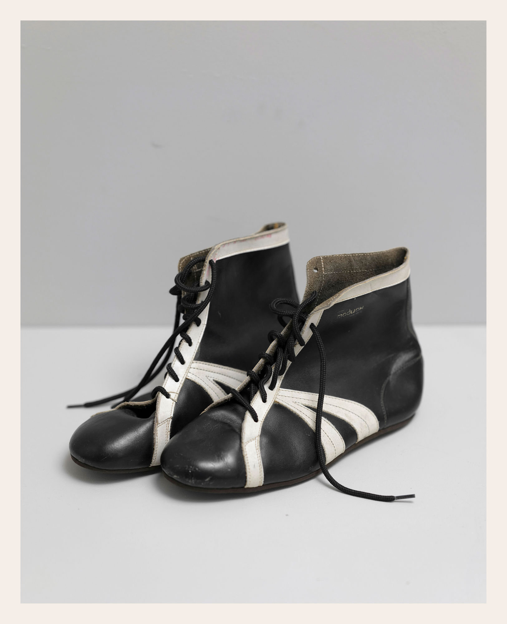 Boxing shoes, vintage.