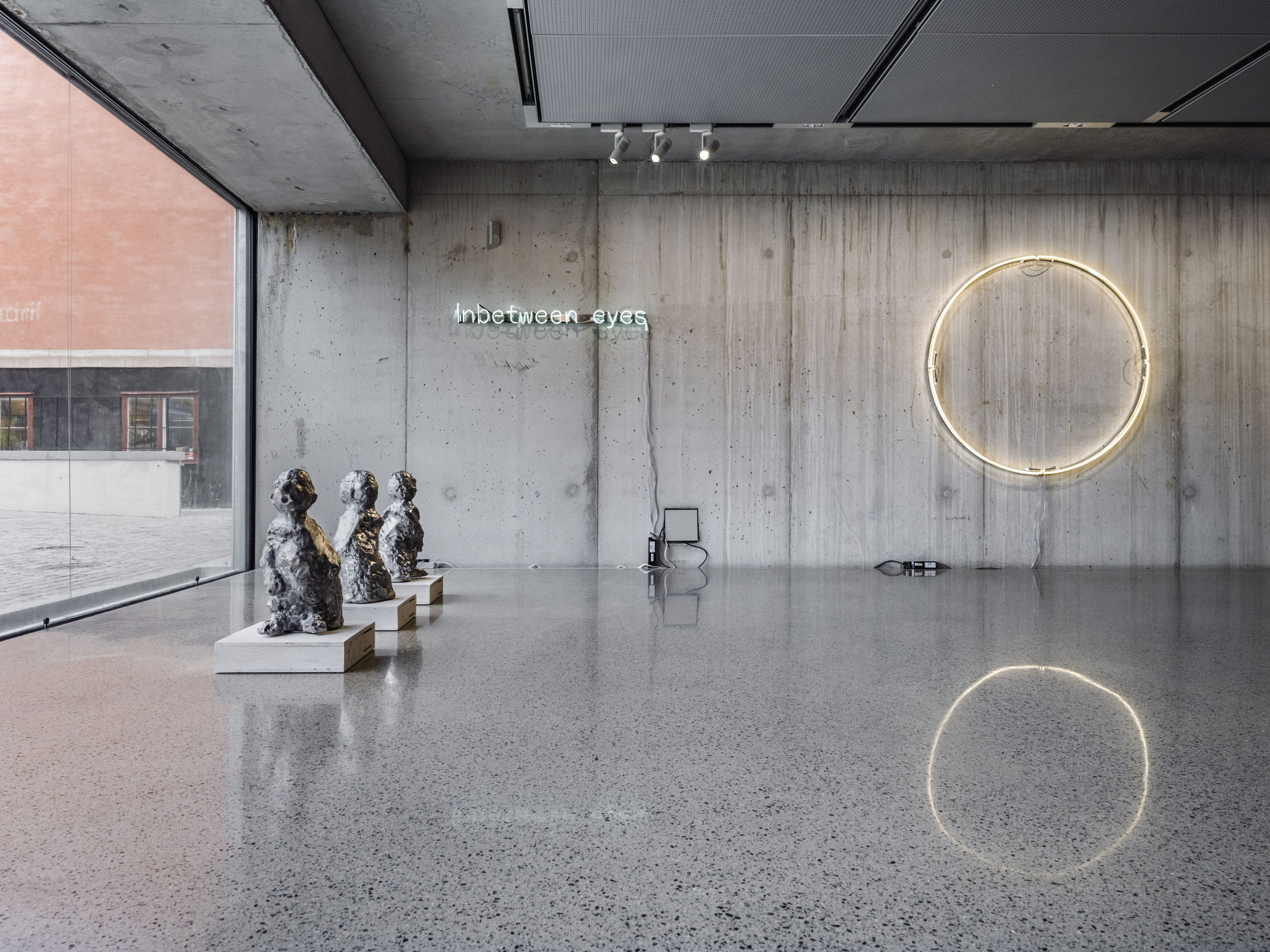 Installation view, Karin Lind, Market Extended, 2025, Galleri Duerr. Photo: Jean-Baptiste Béranger