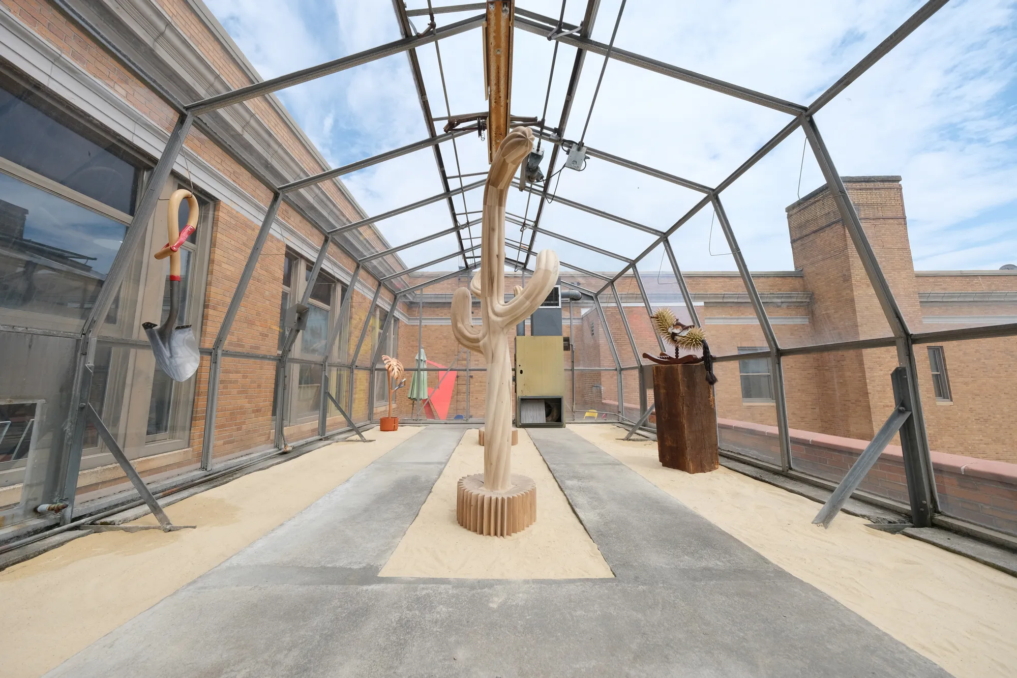 Some Things Never Grow Back: Raul de Lara in the Glass House