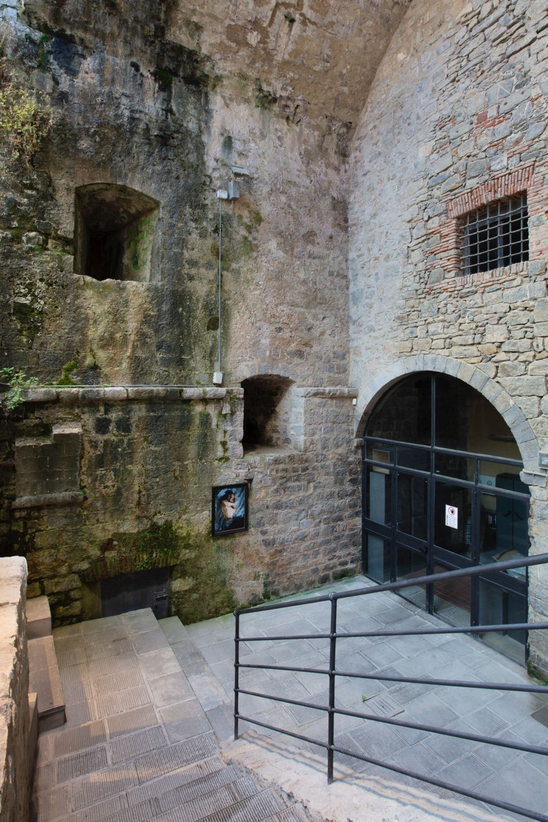 Floating: Diango Hernández New Paintings and Drawings. Olaismo