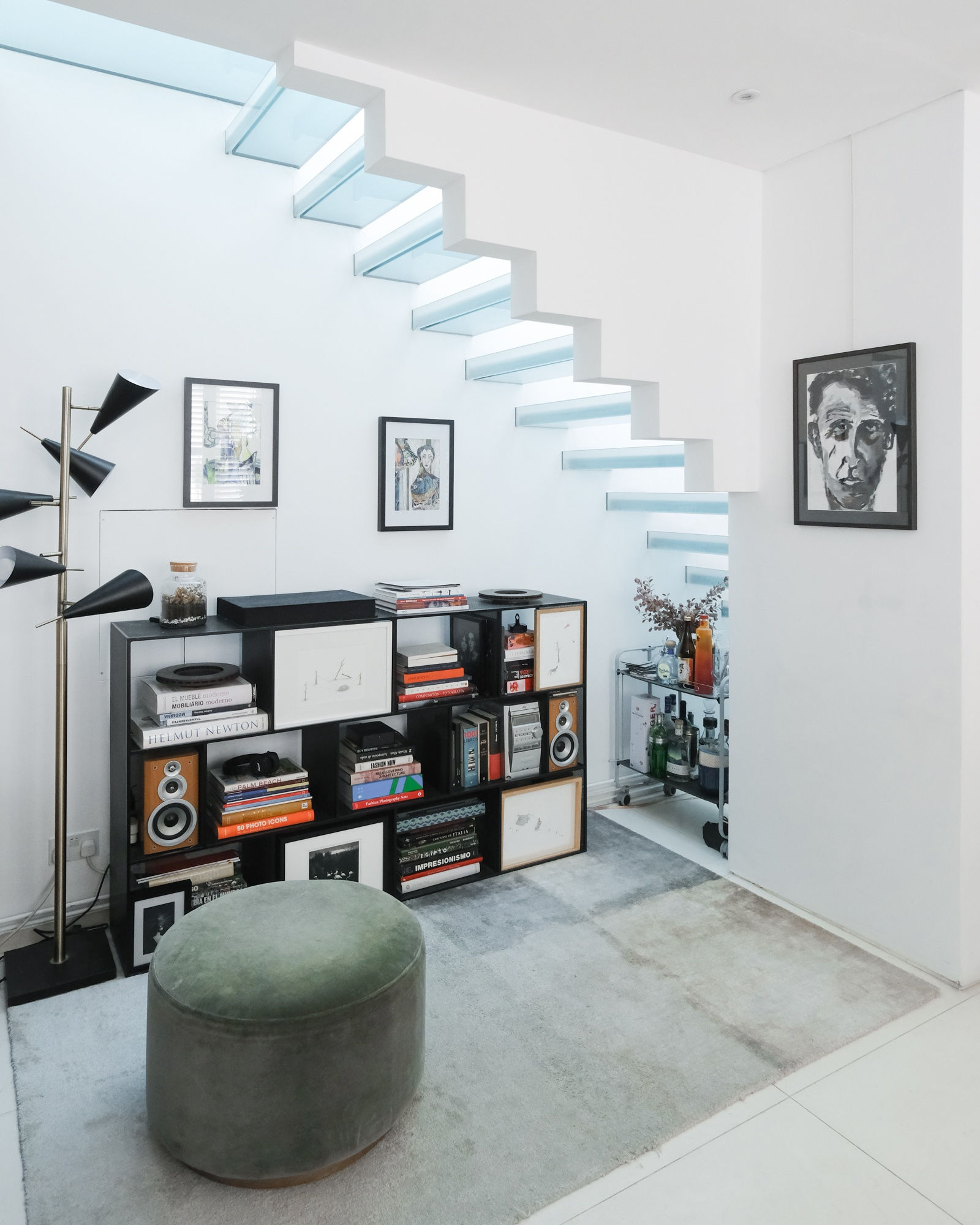 Discovery: Five Women. Four Generations