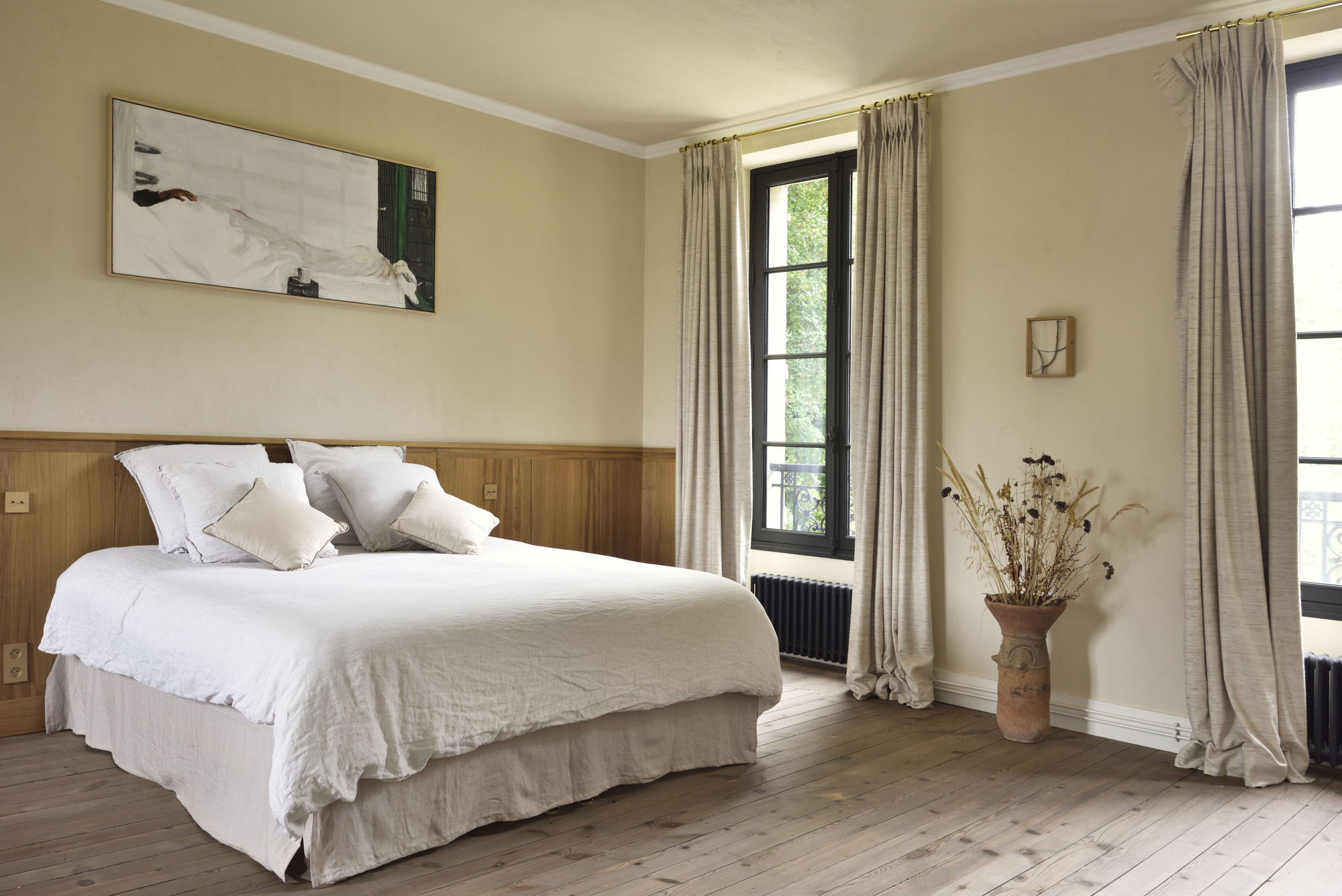 La Chambre Wabi-Sabi, 1er &eacute;tage du Ch&acirc;teau de La R&eacute;sidence I Le Tremblay, &copy; Photo : Rebecca Fanuele.