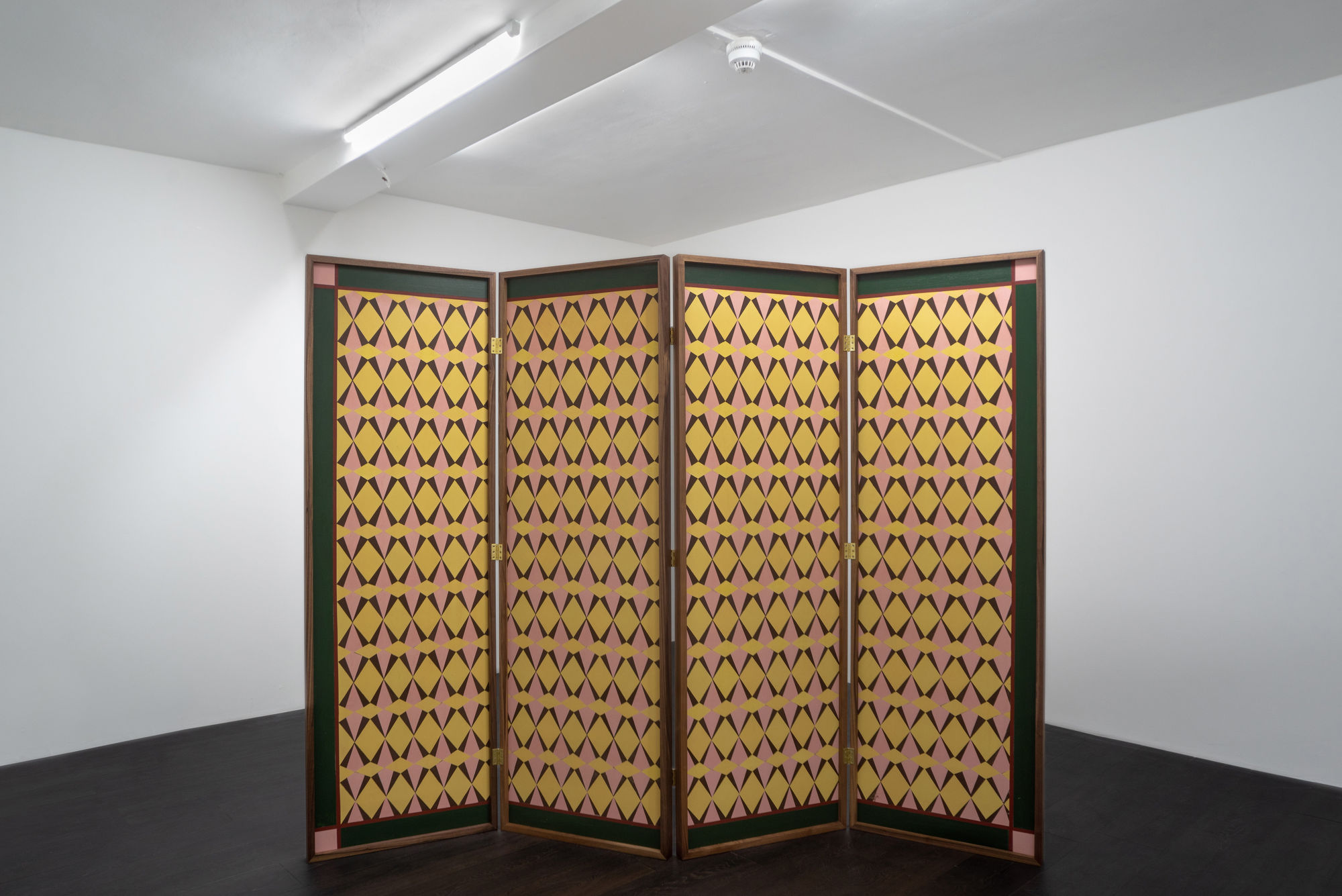 [LONDON] OUTLINES ROUGHLY THE SIZE OF A SUIT