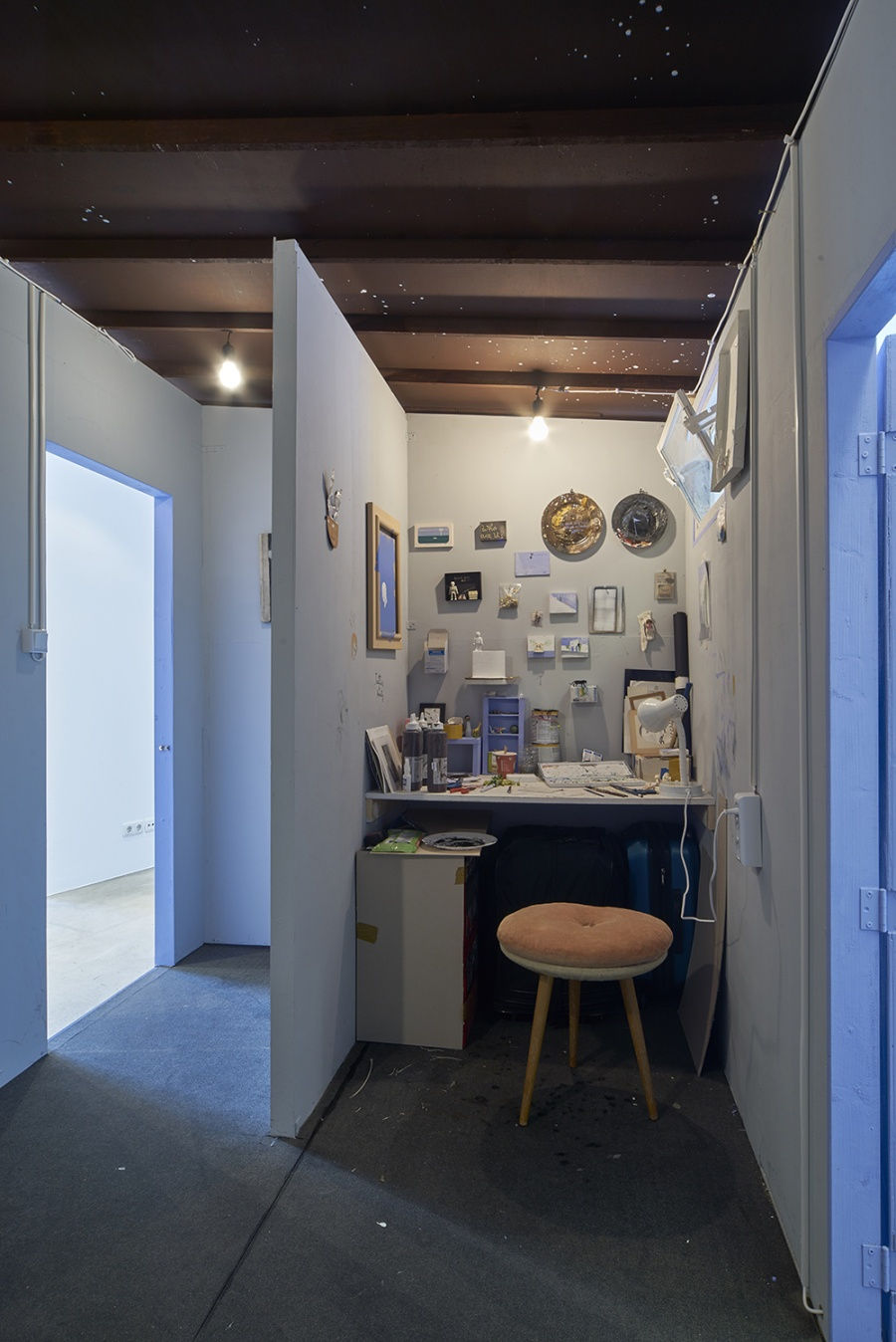 [COLOGNE] THREE STEPS TO THE LEFT, ONE STEP FORWARD