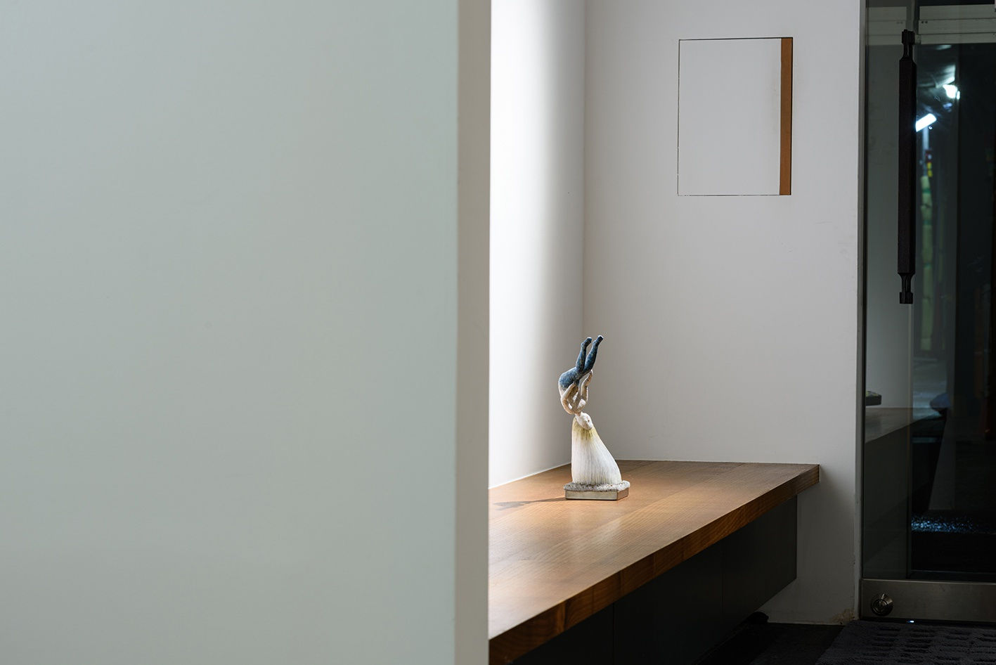 菅野 有紀子: 「撫でる、抱き寄せる、リードを持つ」