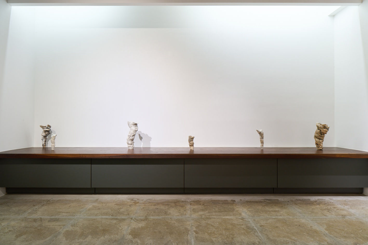 サム・チャット：中と外