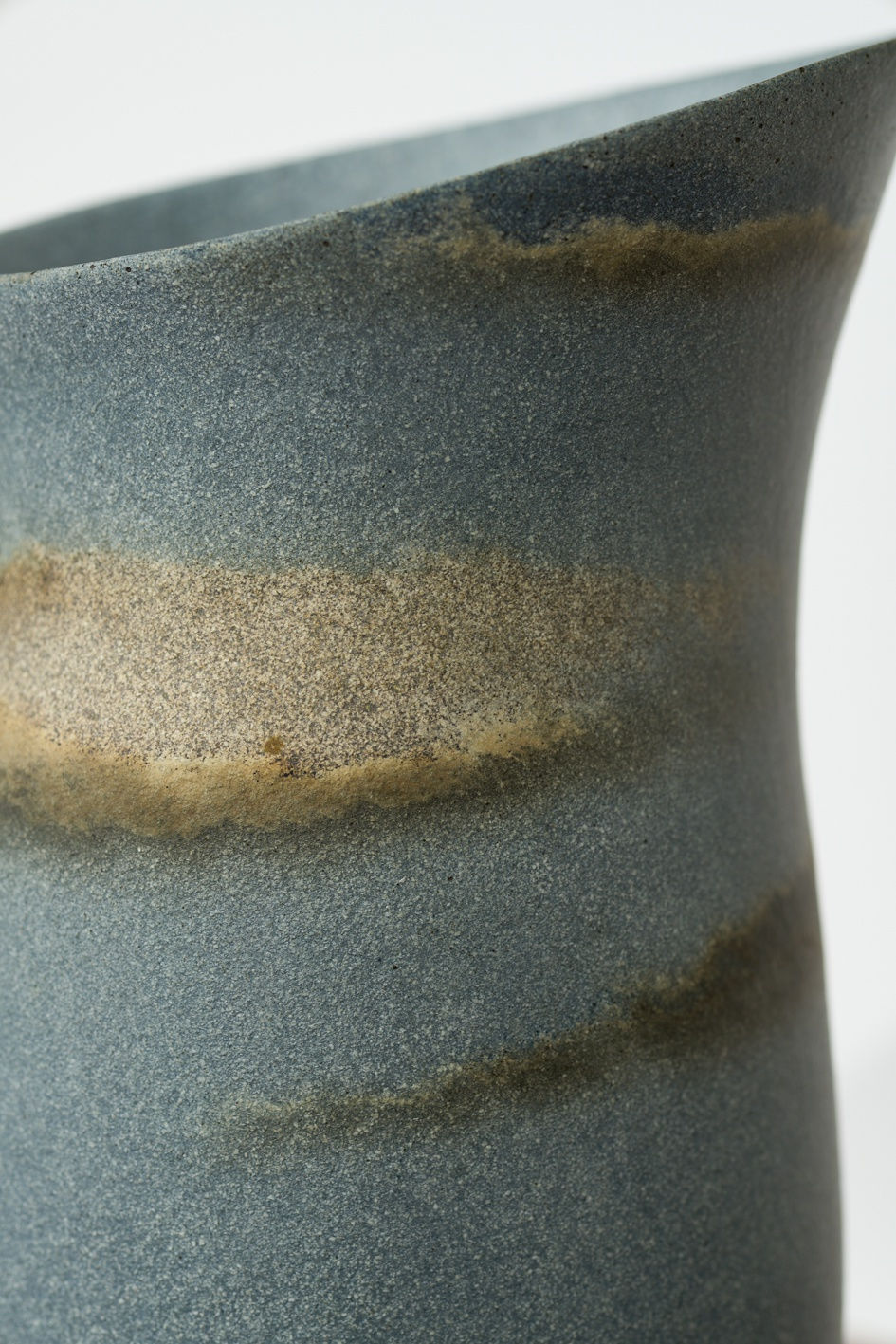 ジェニファー・リー： セラミックとドローイング