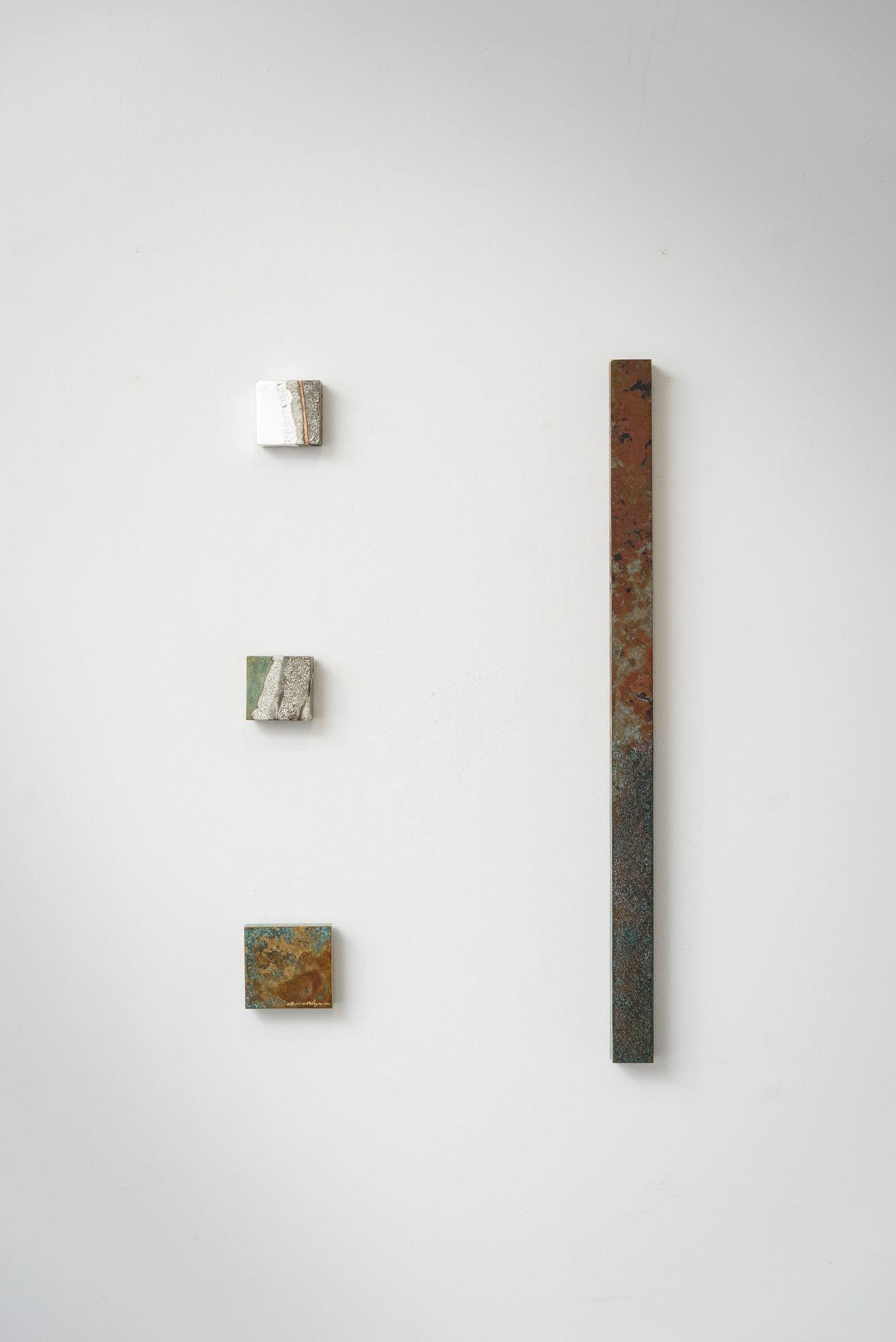 金属の平面表現：畠山 耕治、留守 玲 、水代 達史、上田 剛