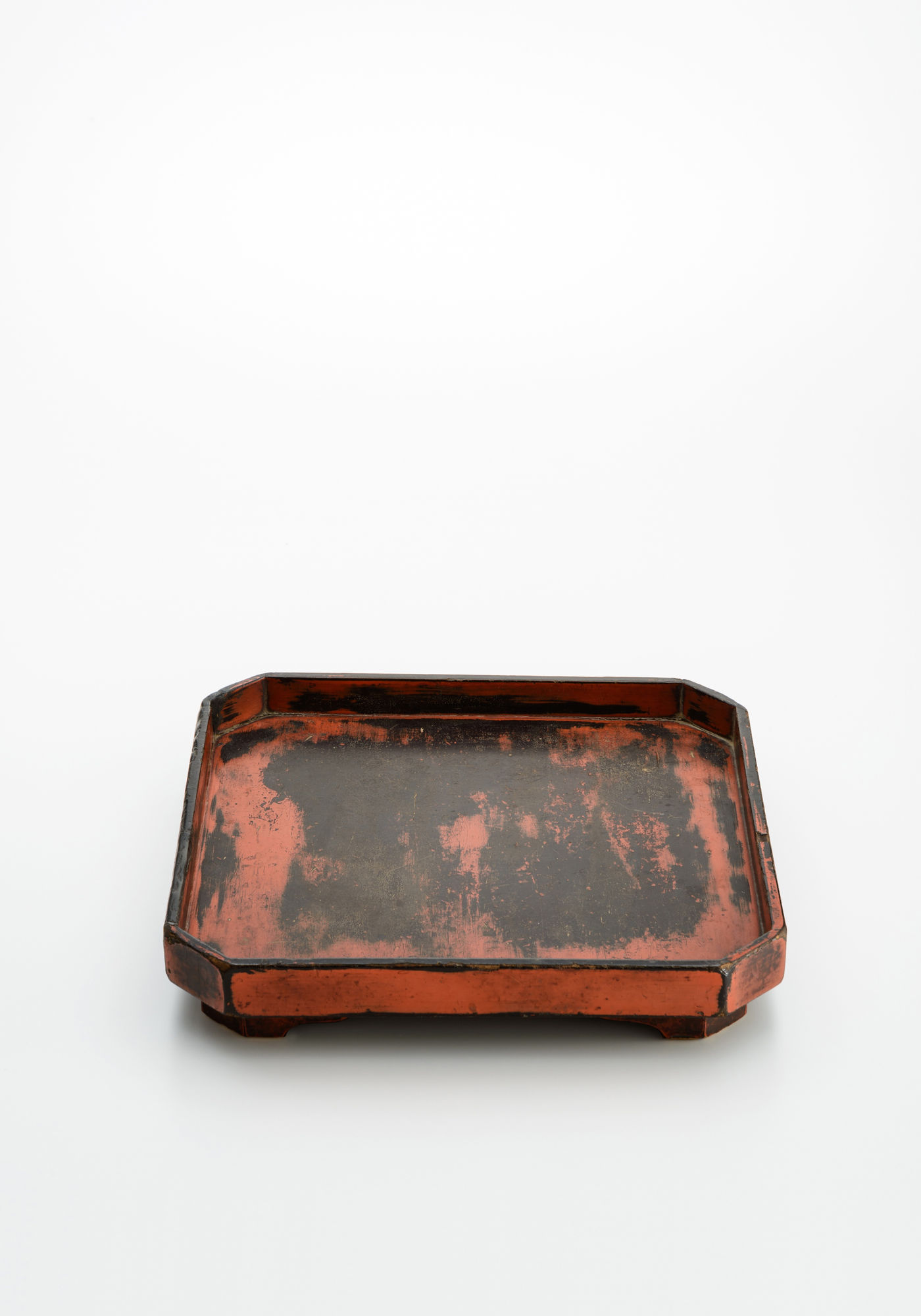 根来足付角切盆/ Negoro tray H36.5 × W35 × D28 cm