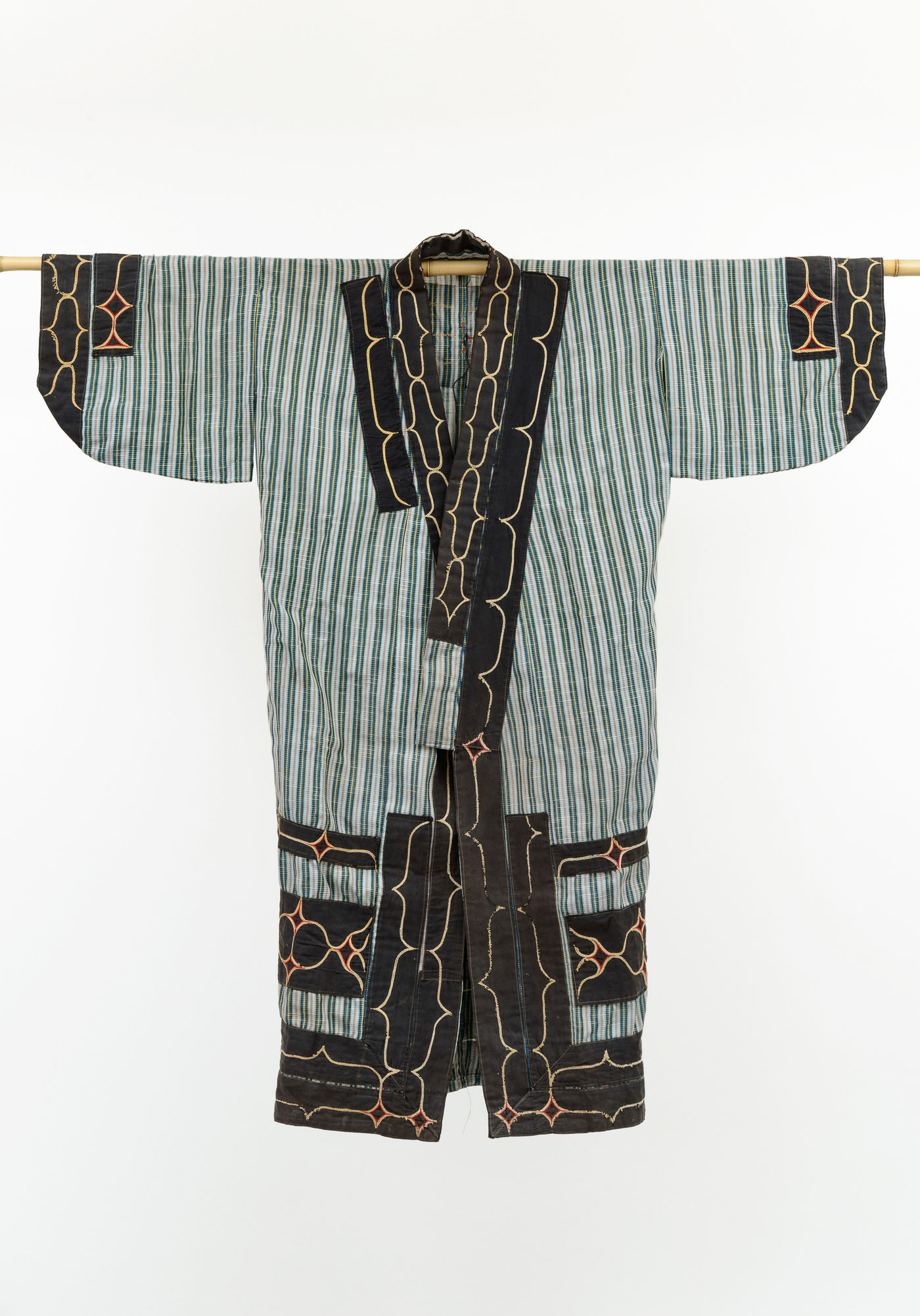 アイヌ 衣類/ Ainu coat H130 × W124 × D3 cm