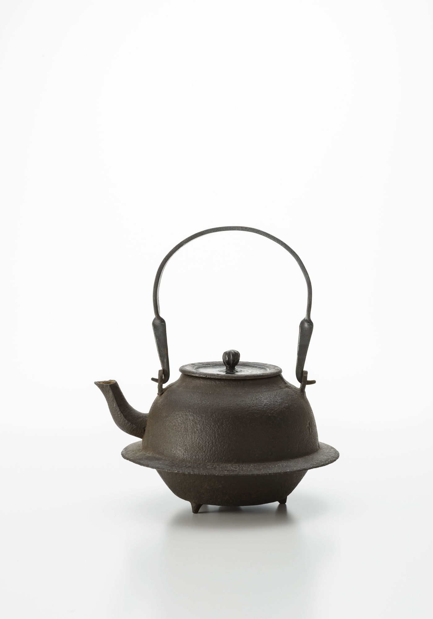 鉄瓶/ Old kettle H27 × W21 × D21 cm