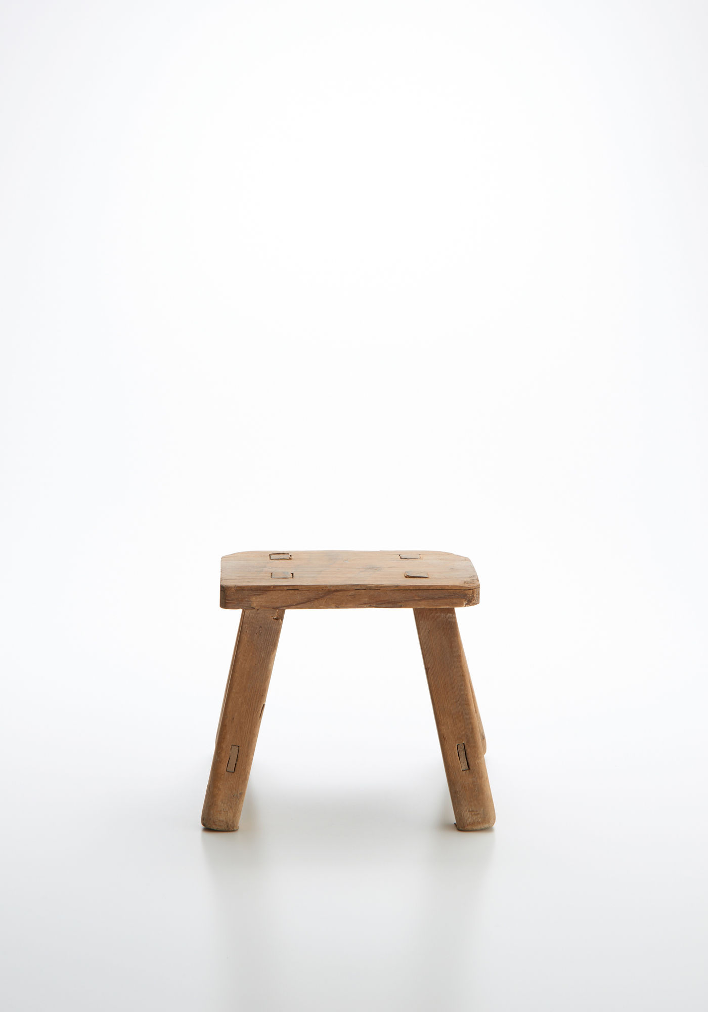 角椅子/ Old stool H20 × W24 × D21 cm