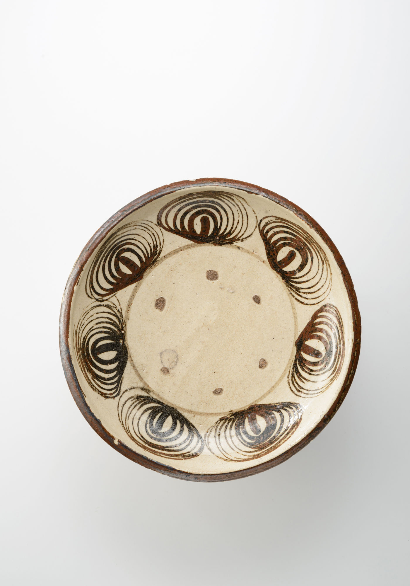 馬の目皿/ Horse eye plate H33 × W33 × D3.5 cm