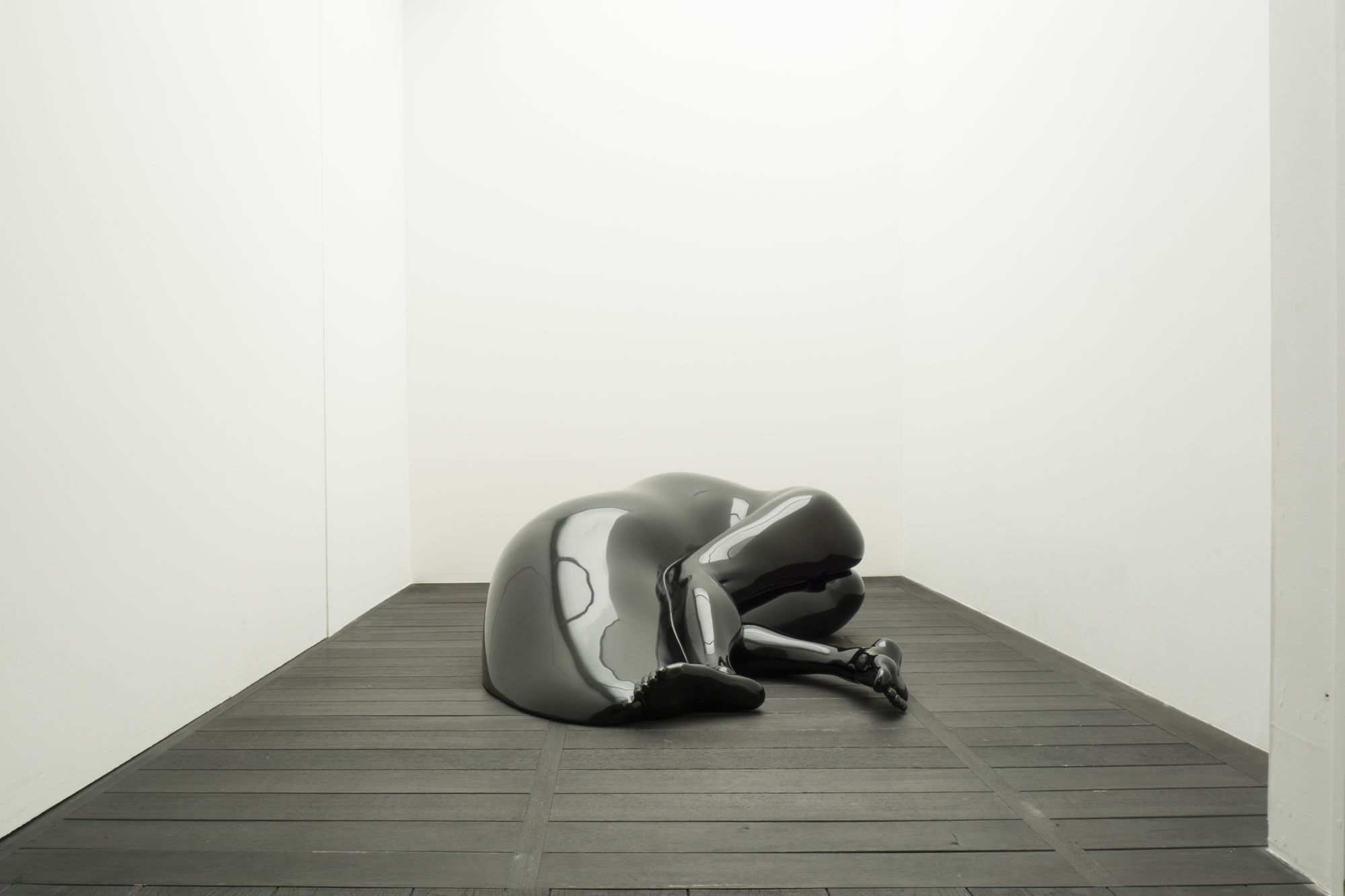 青木千絵：孤独の身体