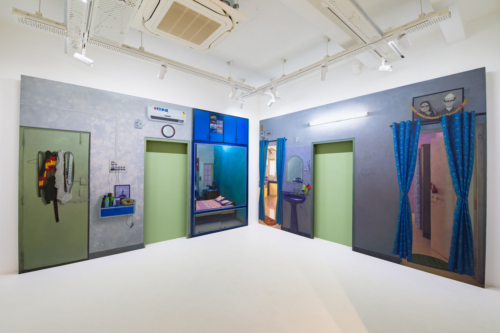 Miracle of Absence : The Embrace of Time