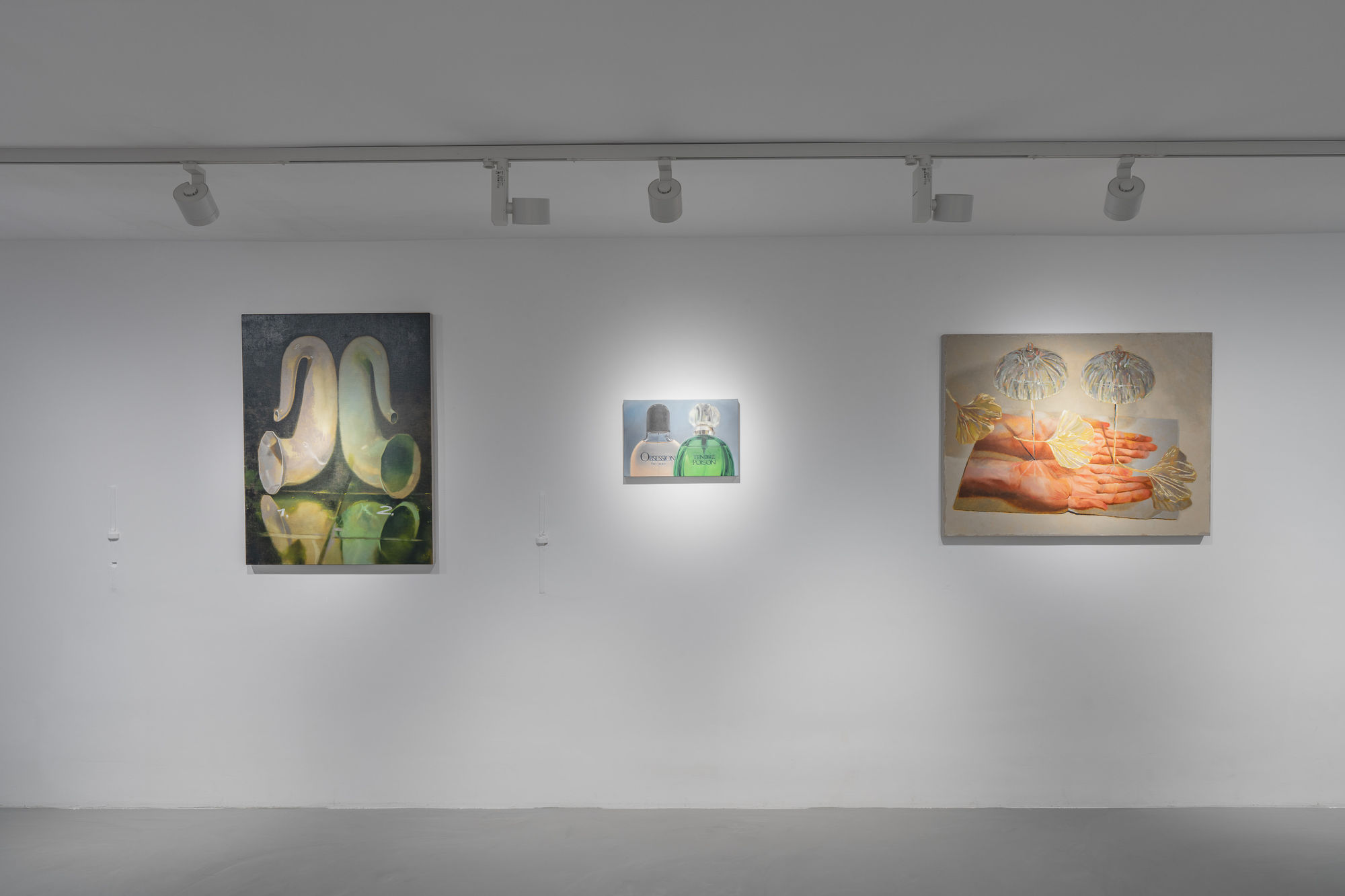 Material Girl, Enari Gallery. Photo by Jonathan de Waart