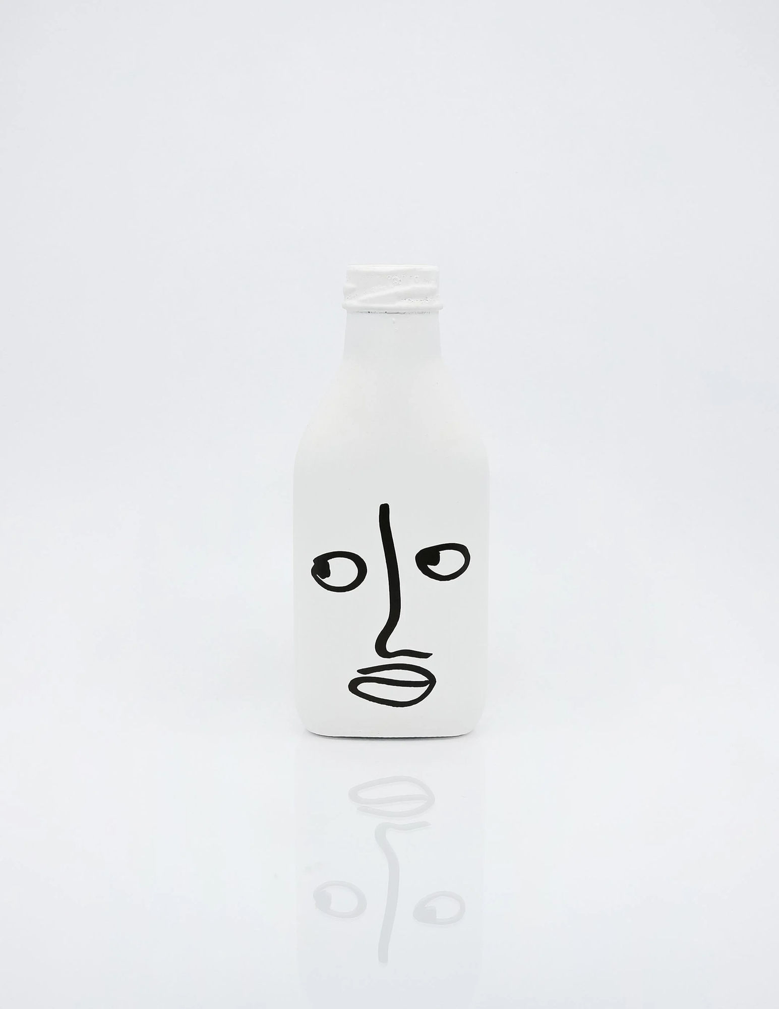 Shantell Martin, Bottle CY03, 2017