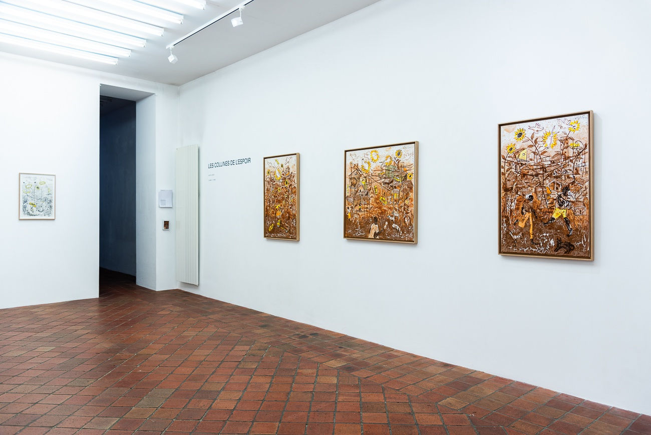 Les collines de l'espoir, Salifou Lindou's solo project displaying works with soil on canvas. AFIKARIS Gallery Paris, France. Studio Vanssay