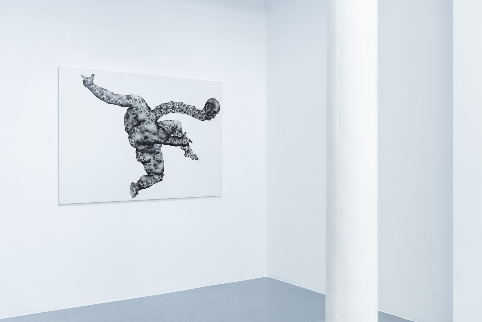 Installation view of Dans la fumée, Géraldine Tobe's solo exhibition at AFIKARIS Gallery Paris. September 2024.