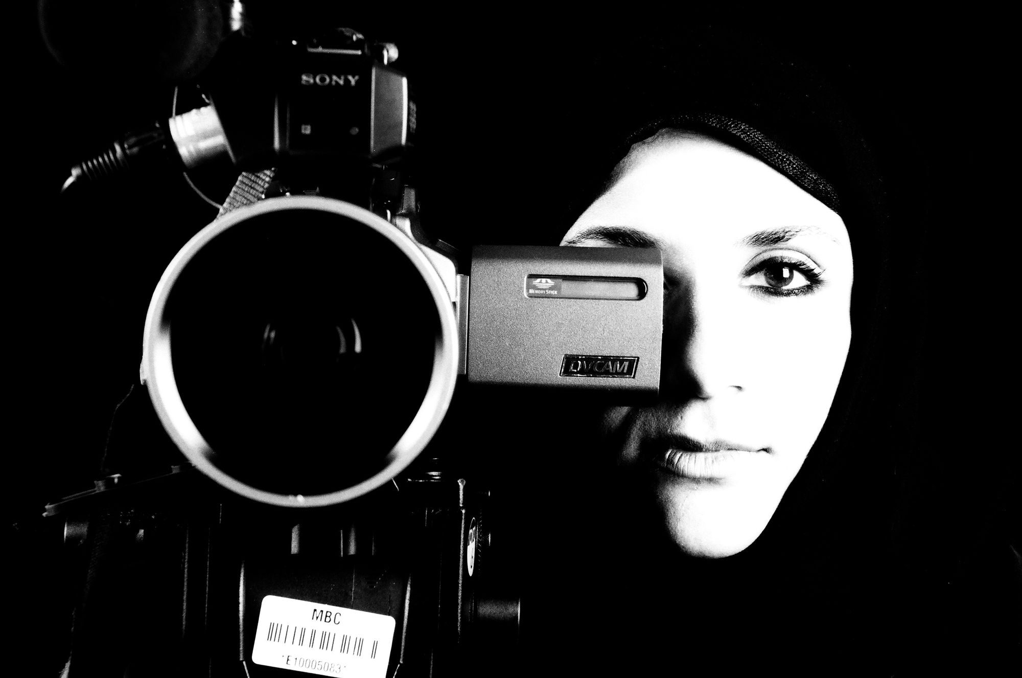 I AM A TV PRODUCER | انا منتجه تلفزيون 2005 SILVER GELATIN PRINT | مطبوعة جيلاتن فضية SIZE:40 X 50 CM EDITIONS 10 + AP