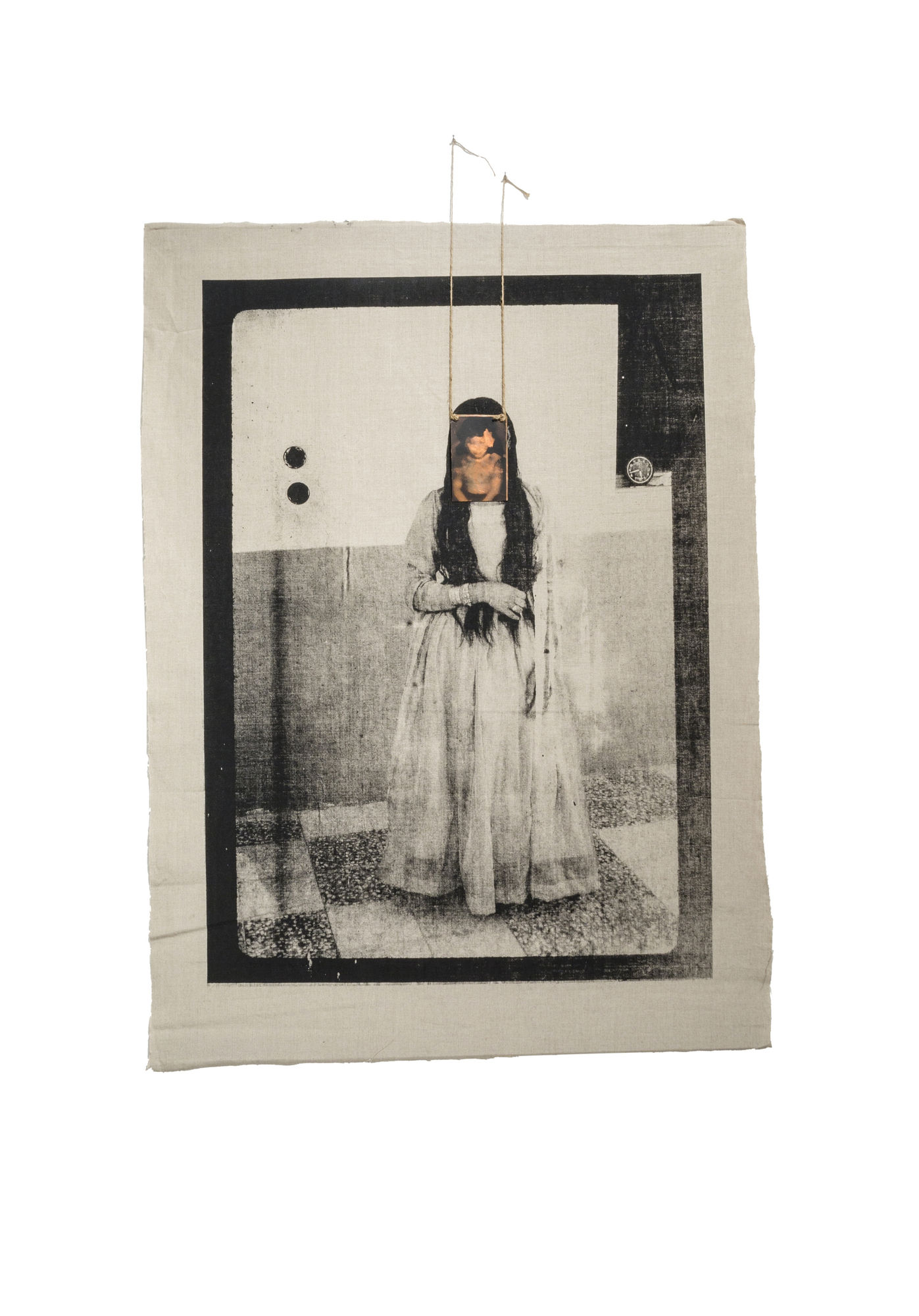 The Lady | الإمرأه 2015 Silkscreen Ink on Canvas and Copper | حبر من الحرير على قماش ونحاس 87 x 120 cm