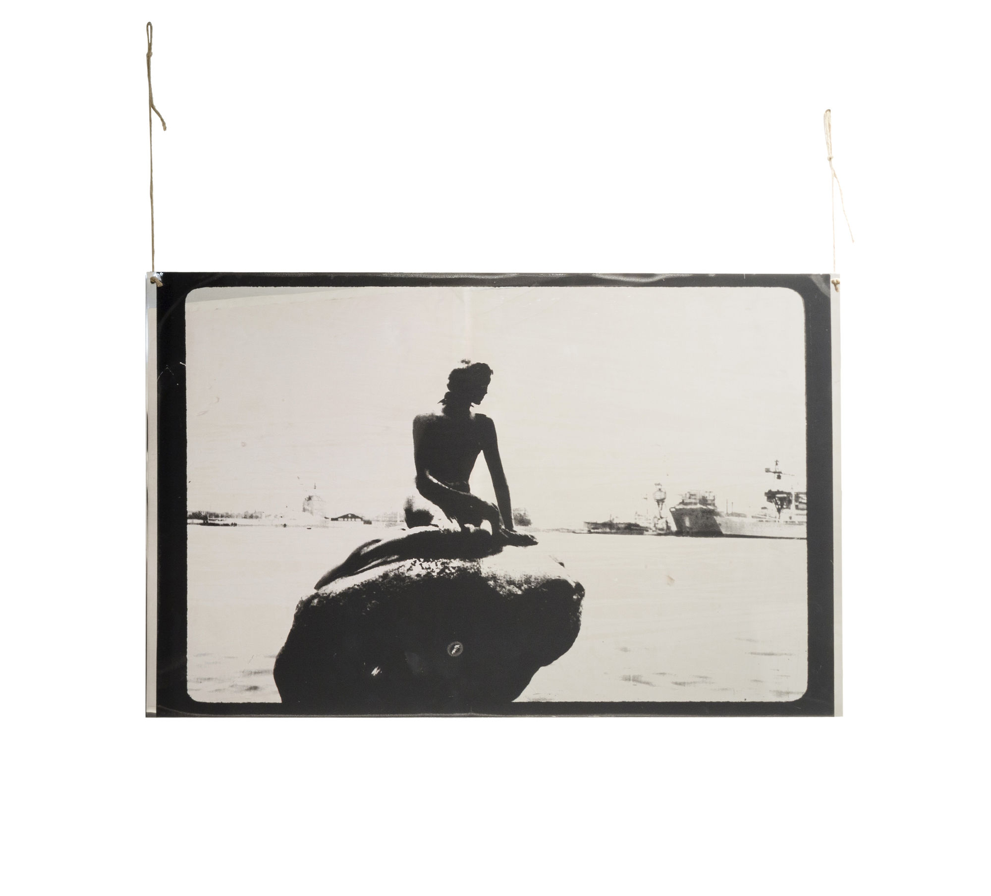 The Mermaid | حورية البحر 2015 Silkscreen Ink on Aluminum | حبر شاشة الحرير على الألومنيوم 70 x 45 cm