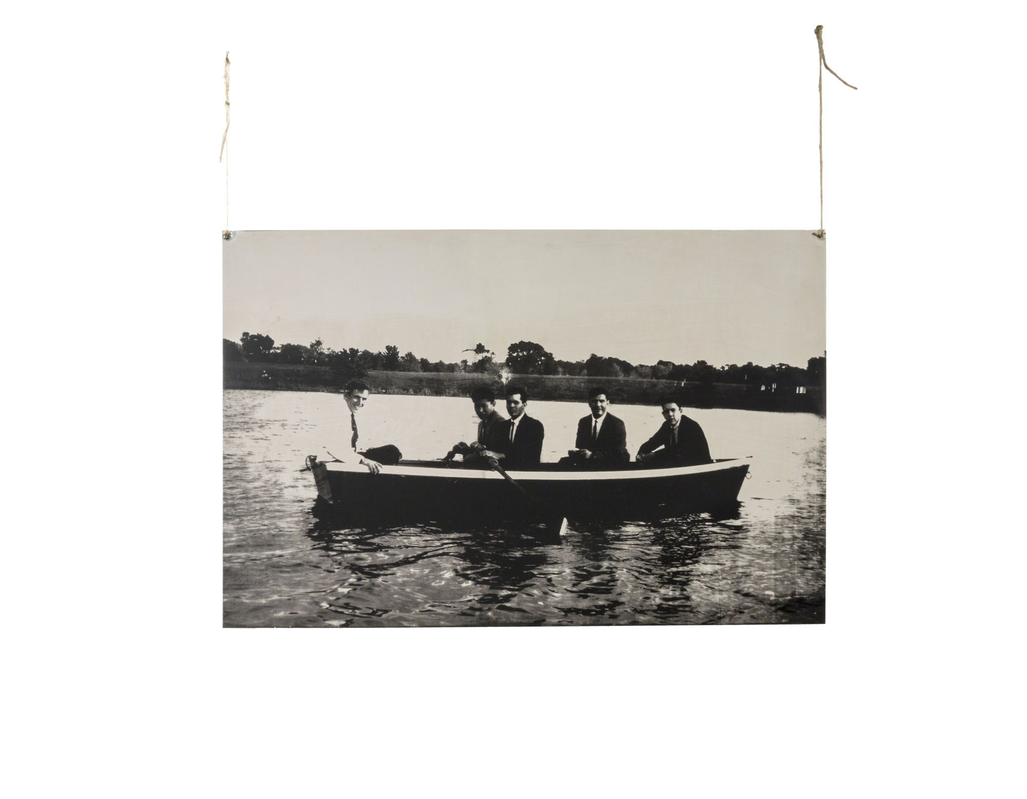 Ties on a Boat | رجال في القارب 2015 Silkscreen Ink on Aluminum | حبر شاشة الحرير على الألومنيوم 70 x 45 cm