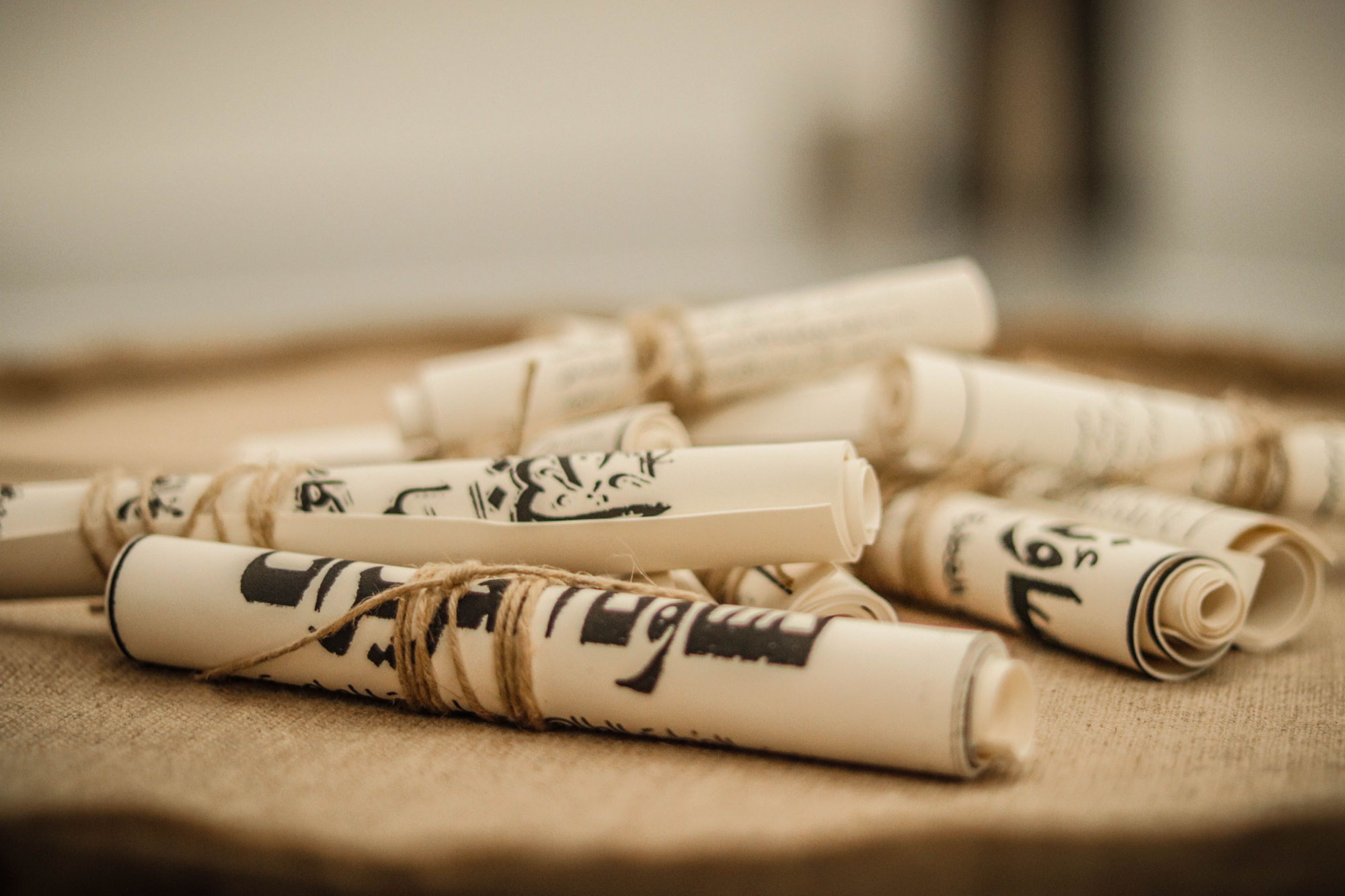 JUST PAPER | فقط ورق 2019 SILKSCREEN ON PORCELAIN AND JUTE STRING | الشاشة الحريرية على الخزف وخيط الجوت VARIABLE SIZES | أحجام مختلفة