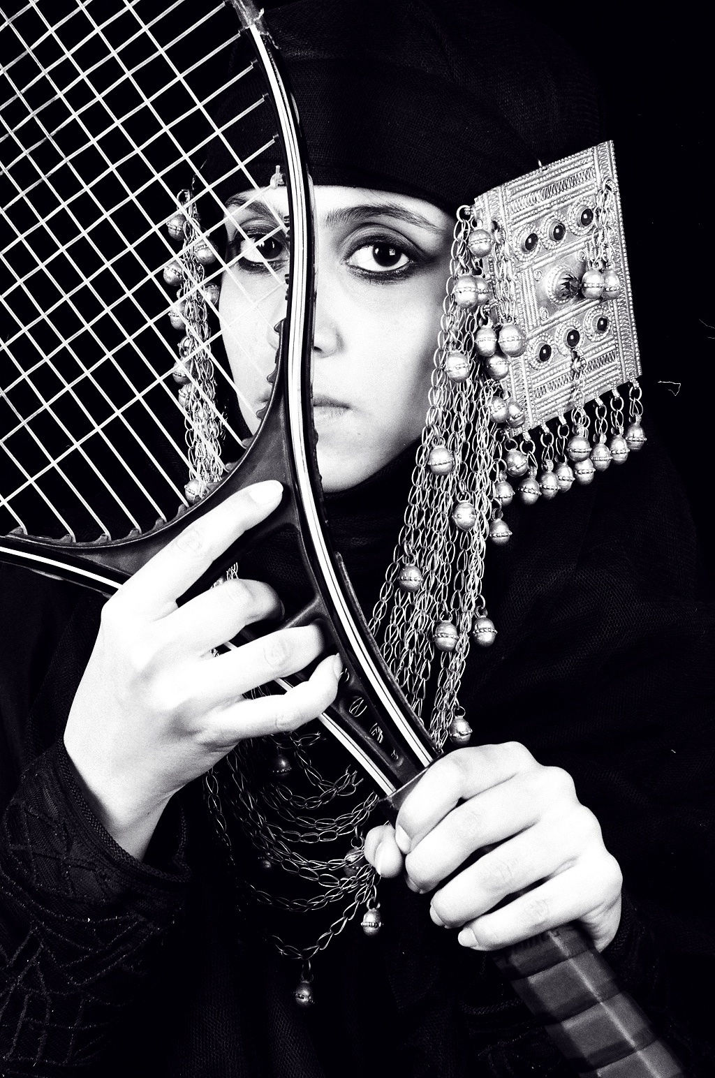 THE CHOICE V | الإختيار ٥ 2005 SILVER GELATIN PRINT | مطبوعة جيلاتن فضية EDITIONS 10 + AP 50 X 40 CM