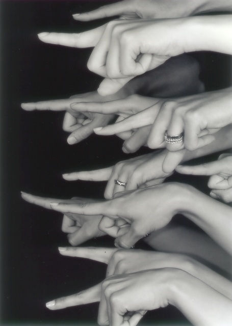 POINTING TO THE FUTURE II | الإشاره للمستقبل ٢ 2007 SILVER GELATIN PRINT | مطبوعة جيلاتن فضية EDITIONS 10 + AP 50 X 40 CM