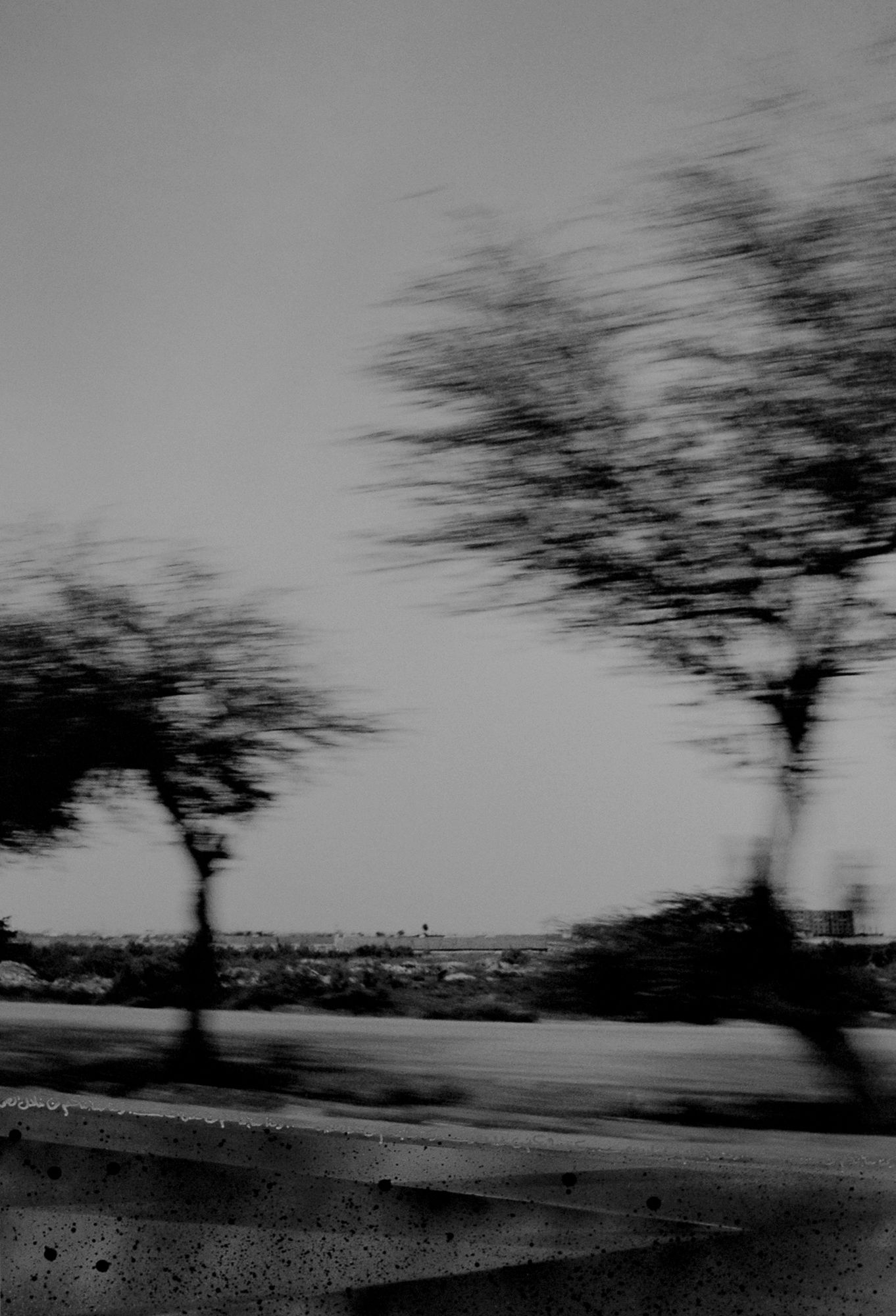 DRIVE BY SHOOTING I | طلق على الماشي 1 2010 Archival Gicl&eacute;e Prints on Hahnemule paper Mounted on Dibond | مطبوعات GICL&Eacute;E المحفوظة على ورقة HAHNEMULE مثبتة على DIBON 100 x 55 x 2 cm