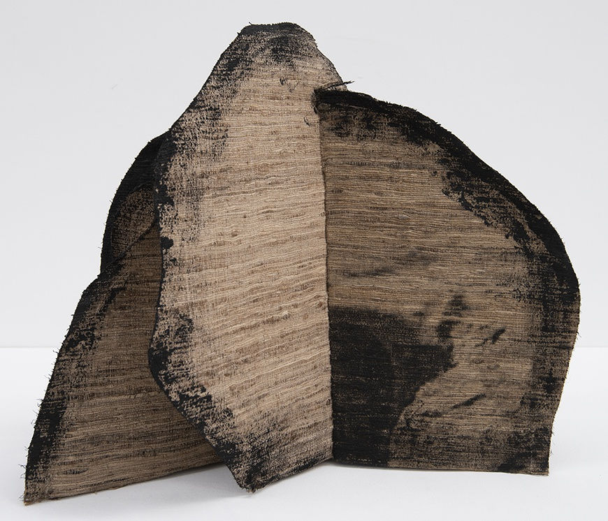 THE PAST DREAMS OF THE FUTURE II | احلام الماضي للمستقبل ٢ 2022 TUSSAR SILK, SILKSCREEN INK, ACRYLIC PAINT | حرير توسار، حبر حريري، طلاء أكريليك، طين 37 X 38 X 20 CM