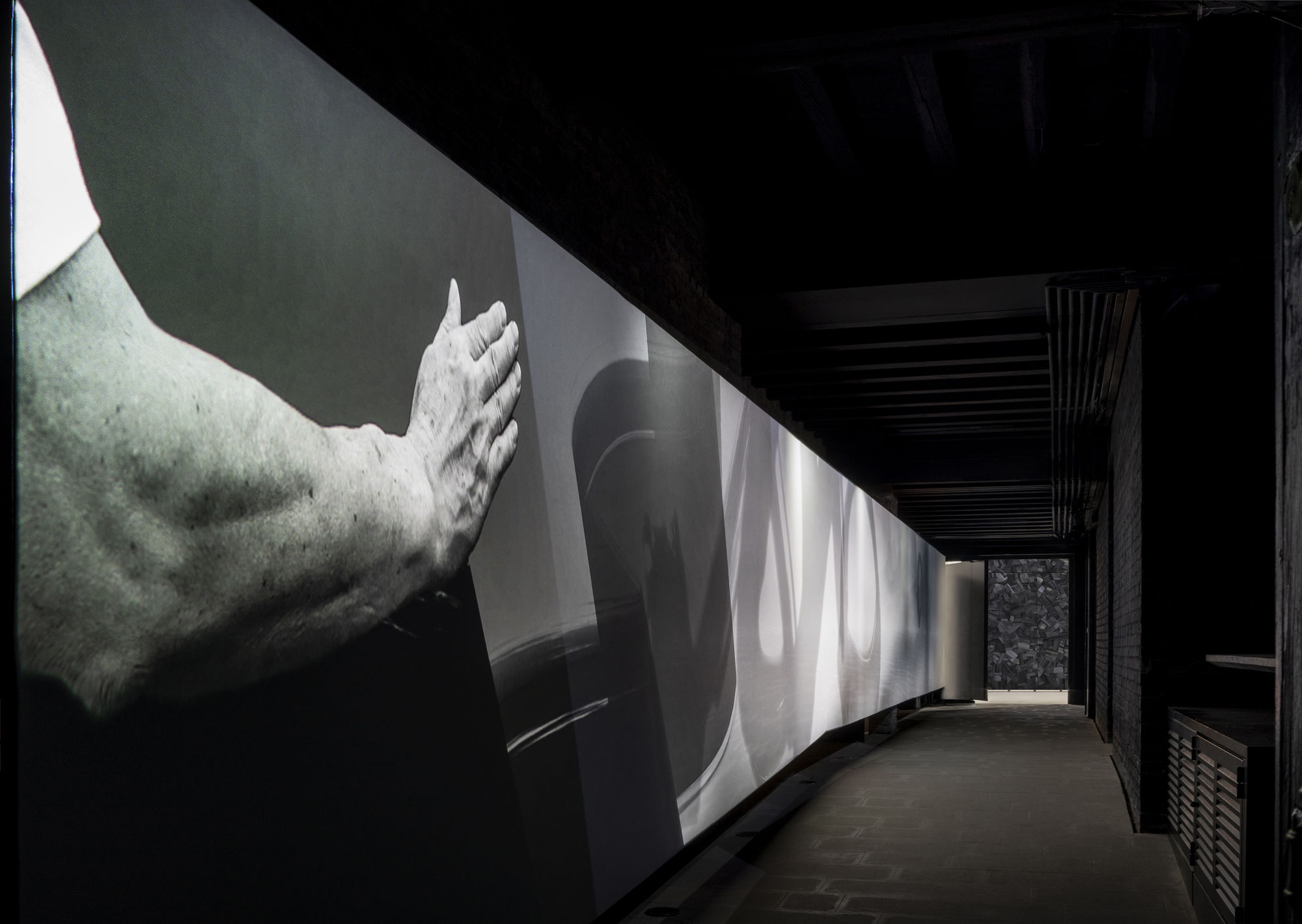 LA MAISON DE LA LUNE BRÛLÉE