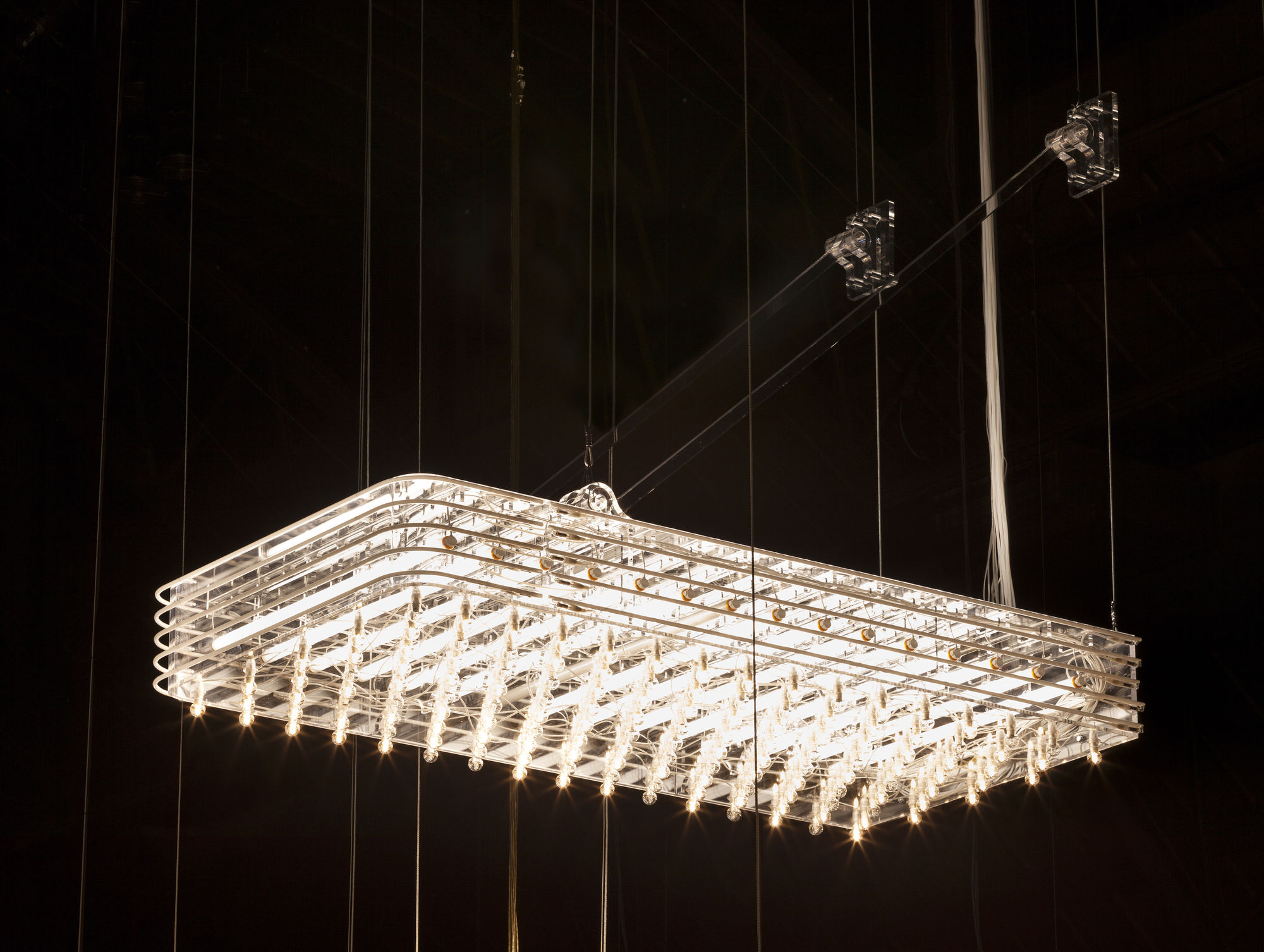 Philppe Parreno Marquee 2015 Transparent Plexiglas, neon, light bulbs 215.3 x 142.9 x 269.9 cm Courtesy the artist and Esther Schipper, Berlin/Paris/Seoul Photo ©Andrea Rossetti