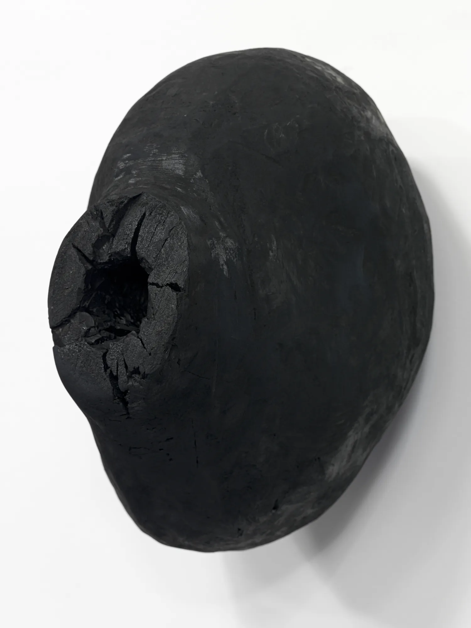 Lee Bae Nid d’oiseau 1, 1999 Charcoal D.30 cm 25,000 USD