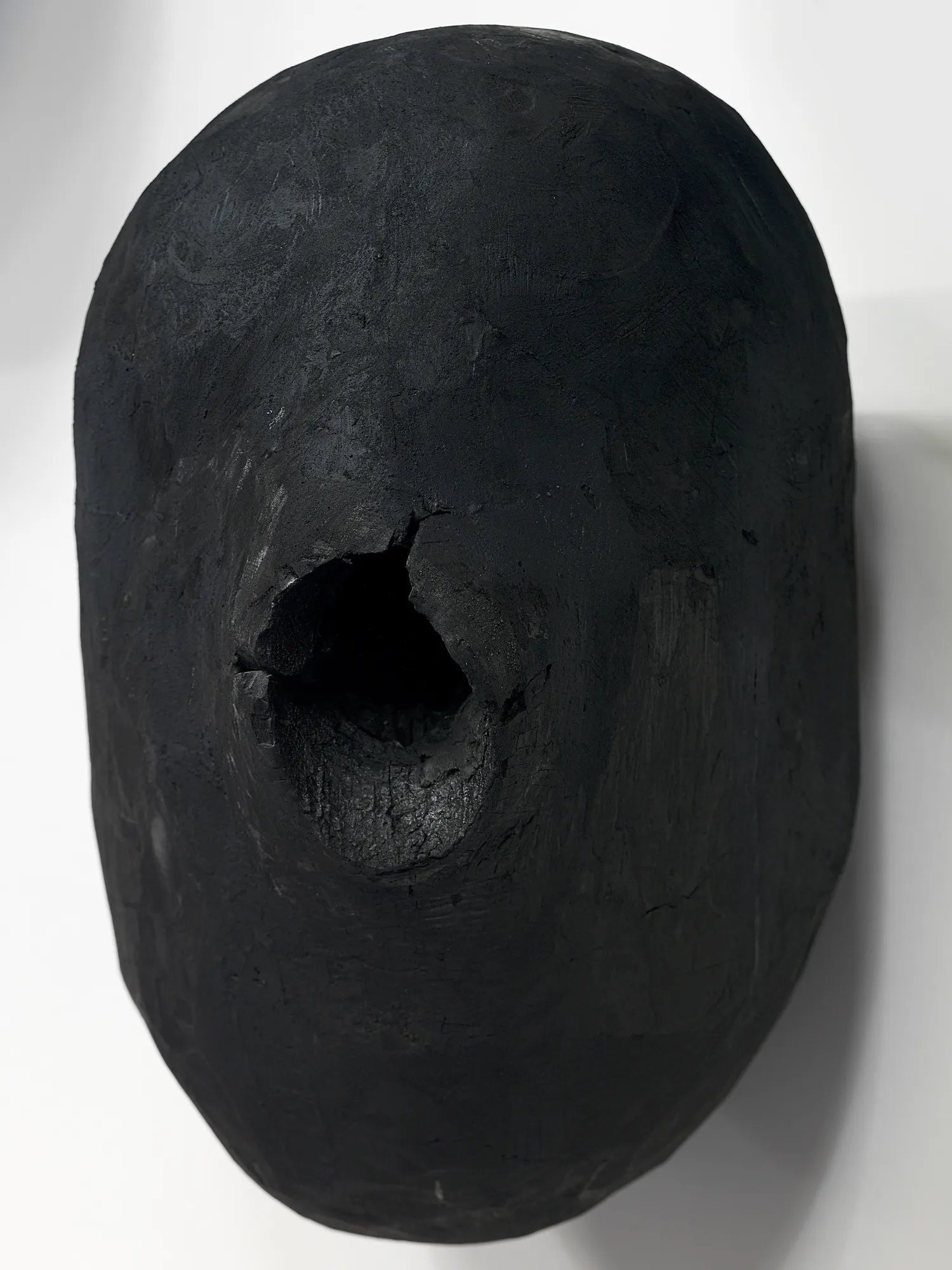 Lee Bae Nid d’oiseau 11, 1999 Charcoal D.30 cm 25,000 USD