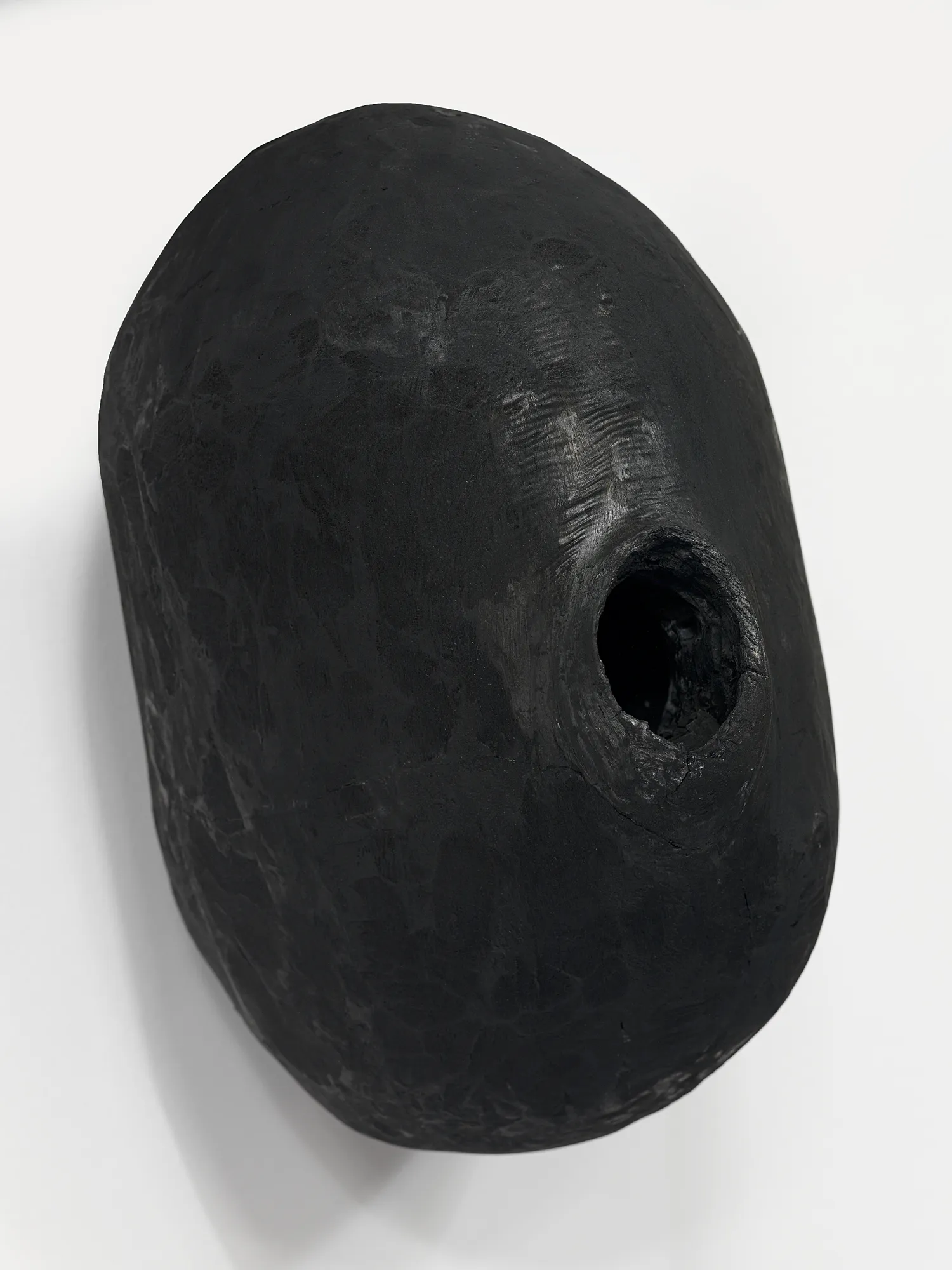 Lee Bae Nid d’oiseau 9, 1999 Charcoal D.30 cm 25,000 USD