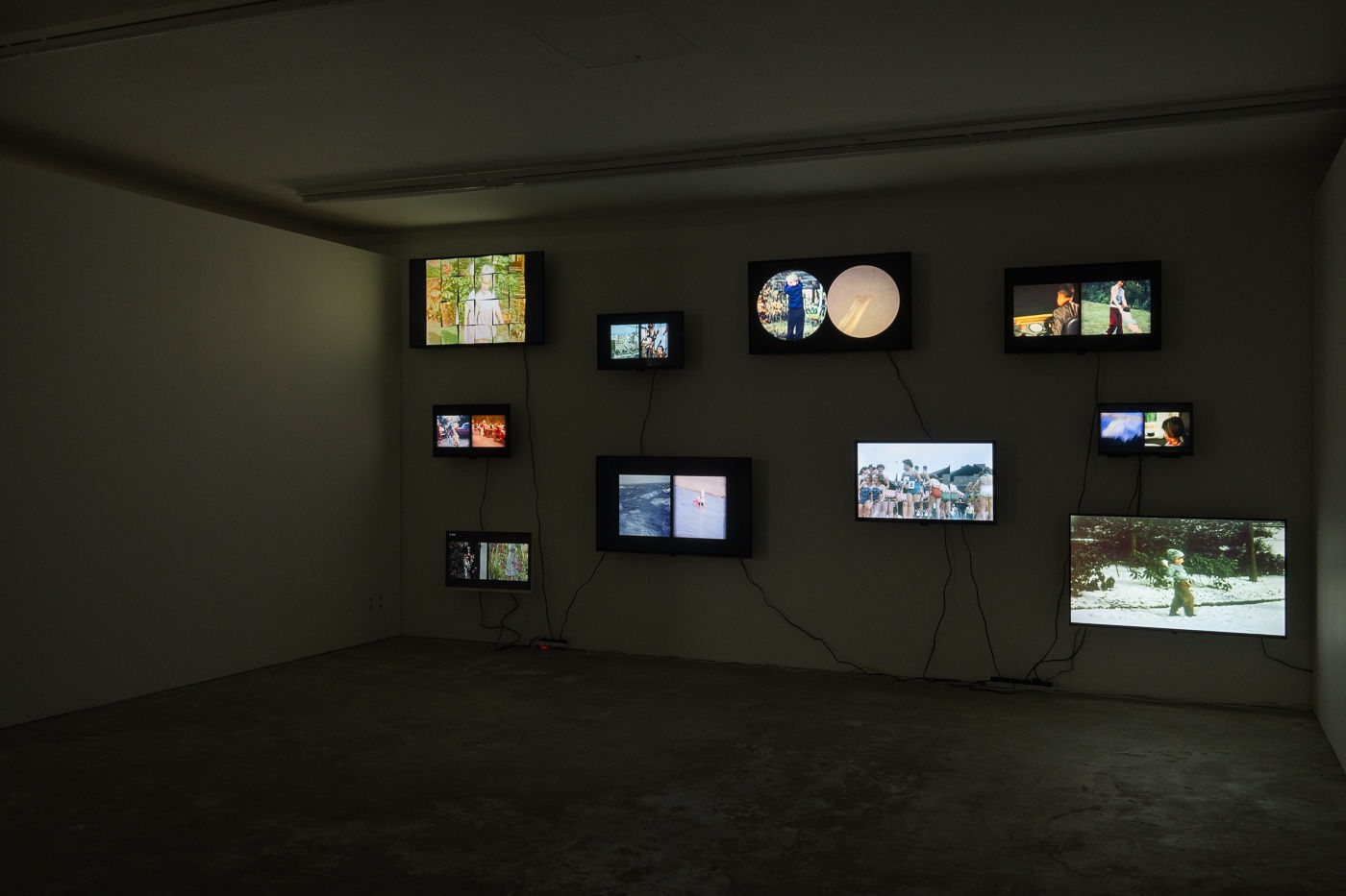 Installation view 'fff' (2009) at Niru Ratnam, London