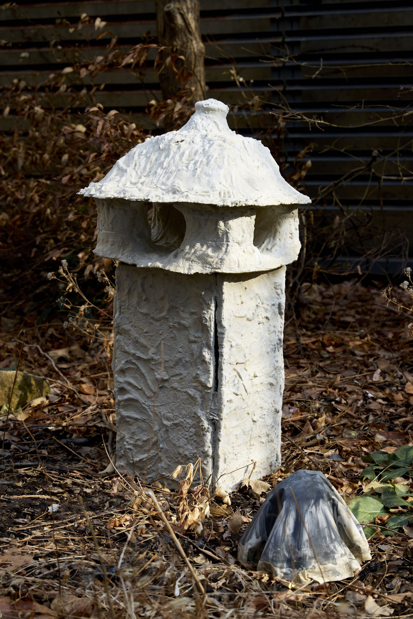 석등(yang) Stone Lantern(yang), 샌드캐스팅한 시멘트 sandcast cement, 69×42×41cm, 2024