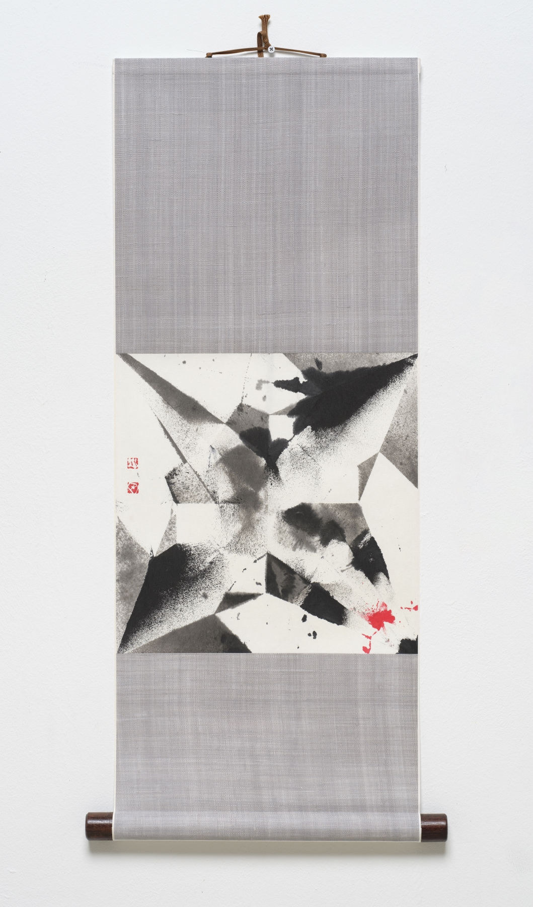 학 Crane, 종이에 수묵담채, 족자 ink and light color on paper, hanging scroll, 34.5 x 34.5 cm (overall 89 x 34.7 cm), 2025