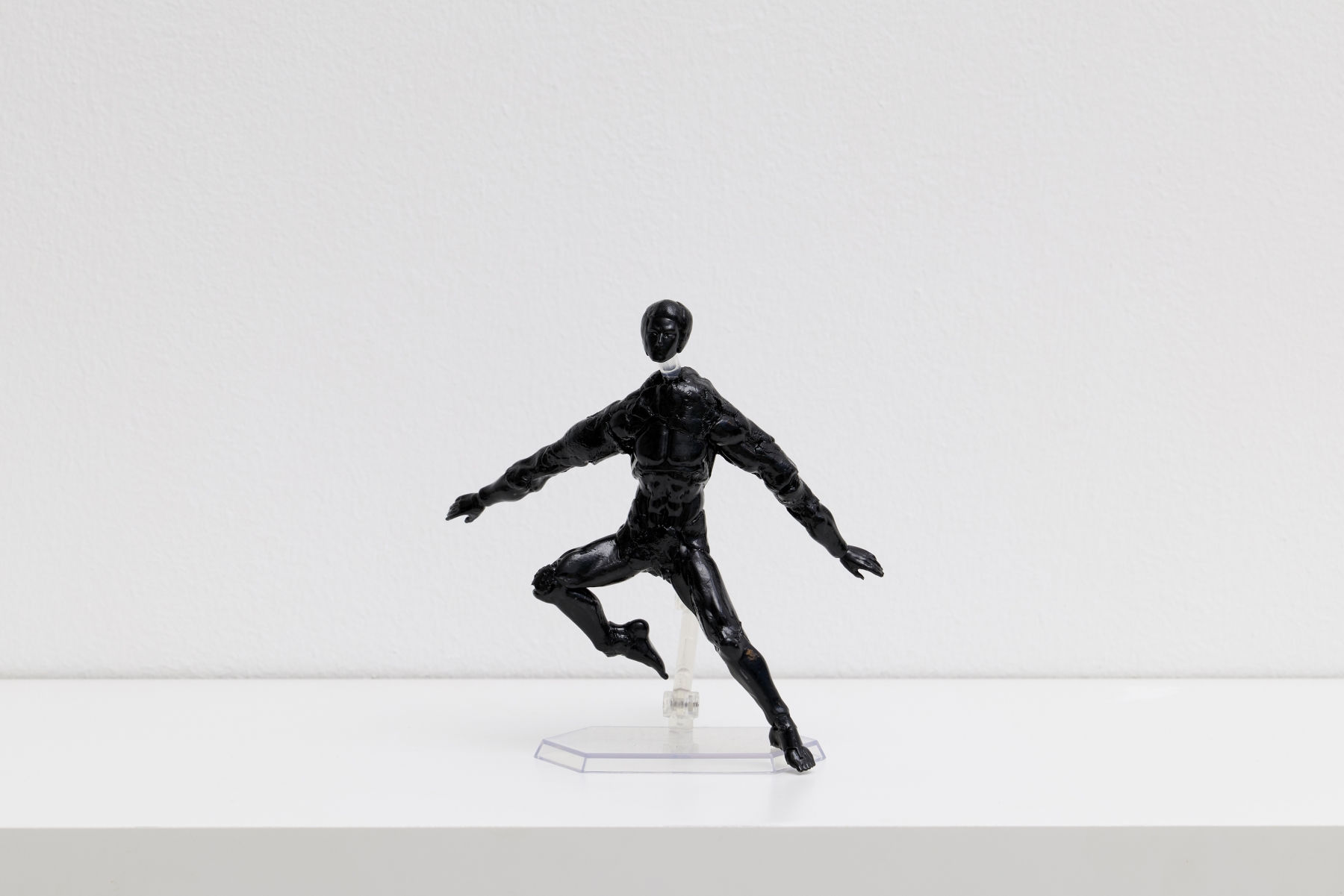 댄서 Dancer, 플라스틱 피규어와 지지대, 수지 점토, 알루미늄 철사, 프라이머 plastic figures and stands, air-dry resin clay, aluminum wire, primer, 14.5 x 12.7 x 11.1 cm, 2025